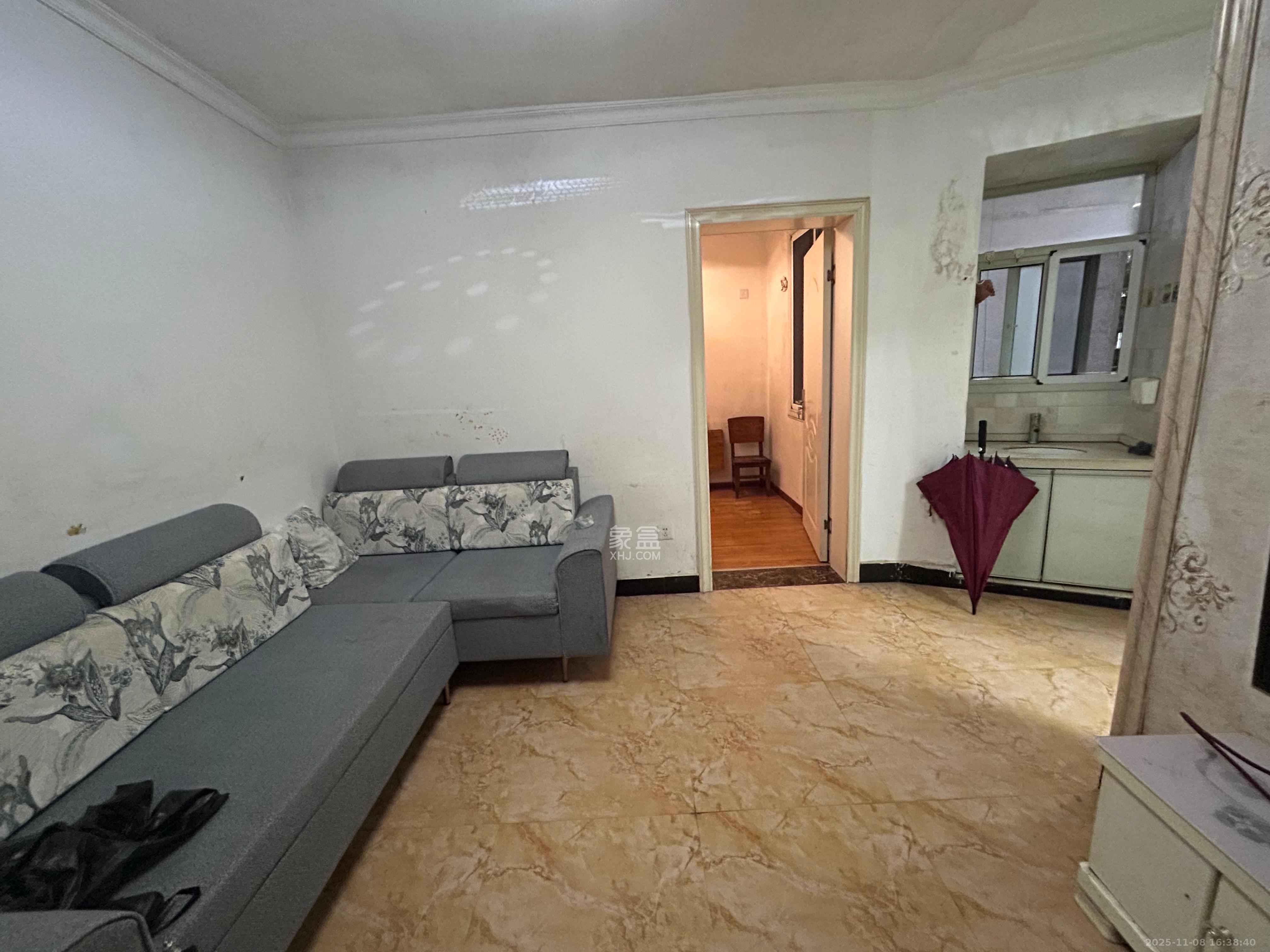 红花坡社区  2室1厅1卫    1400.0元/月