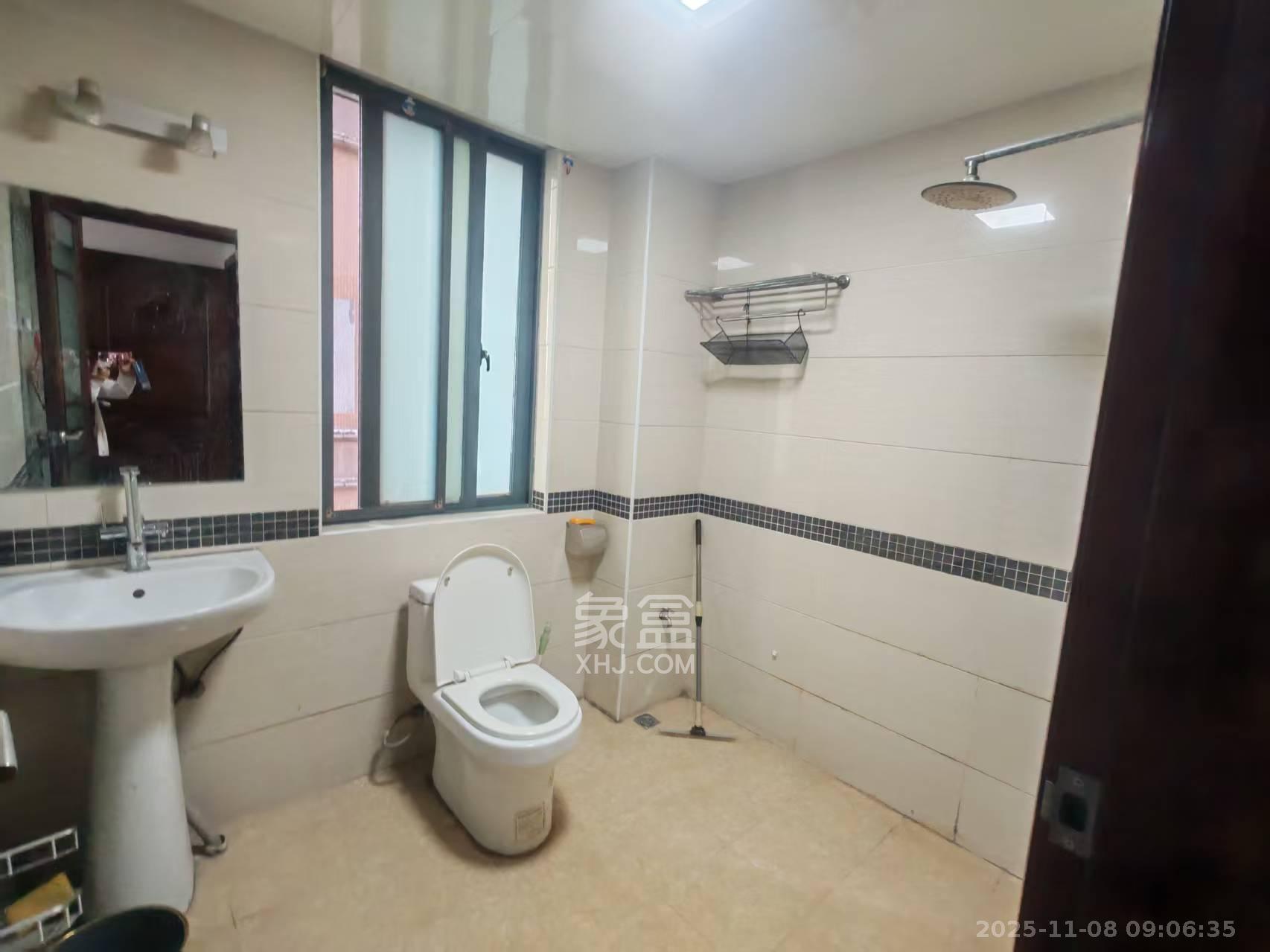 香雨一品  2室2厅2卫    1700.0元/月室内图