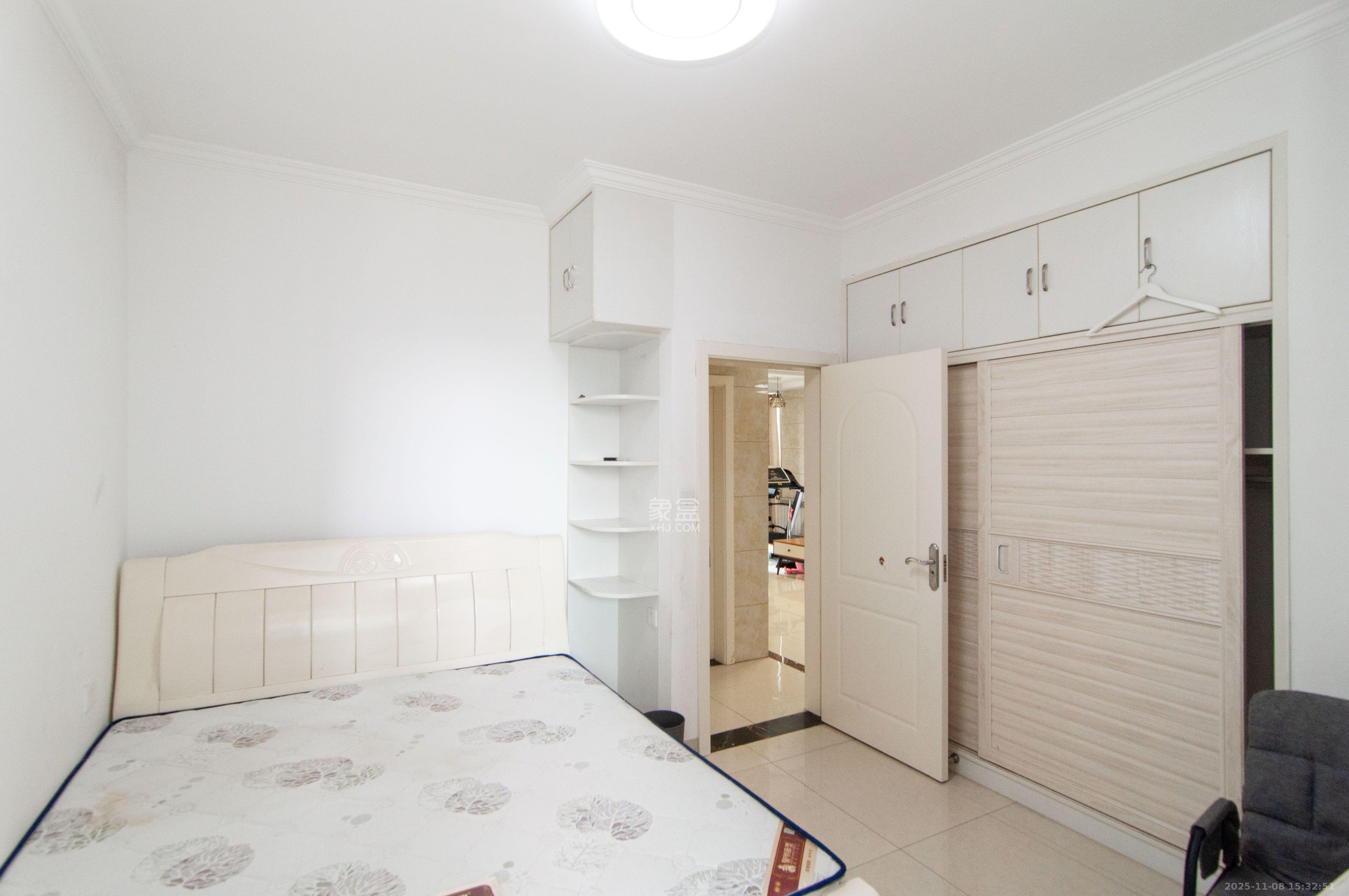 麓谷燕园(燕山公寓) 2室2厅1卫 2200.0元/月 麓谷燕园(燕山公寓) 2室2厅1卫 2200.0元/月室内图