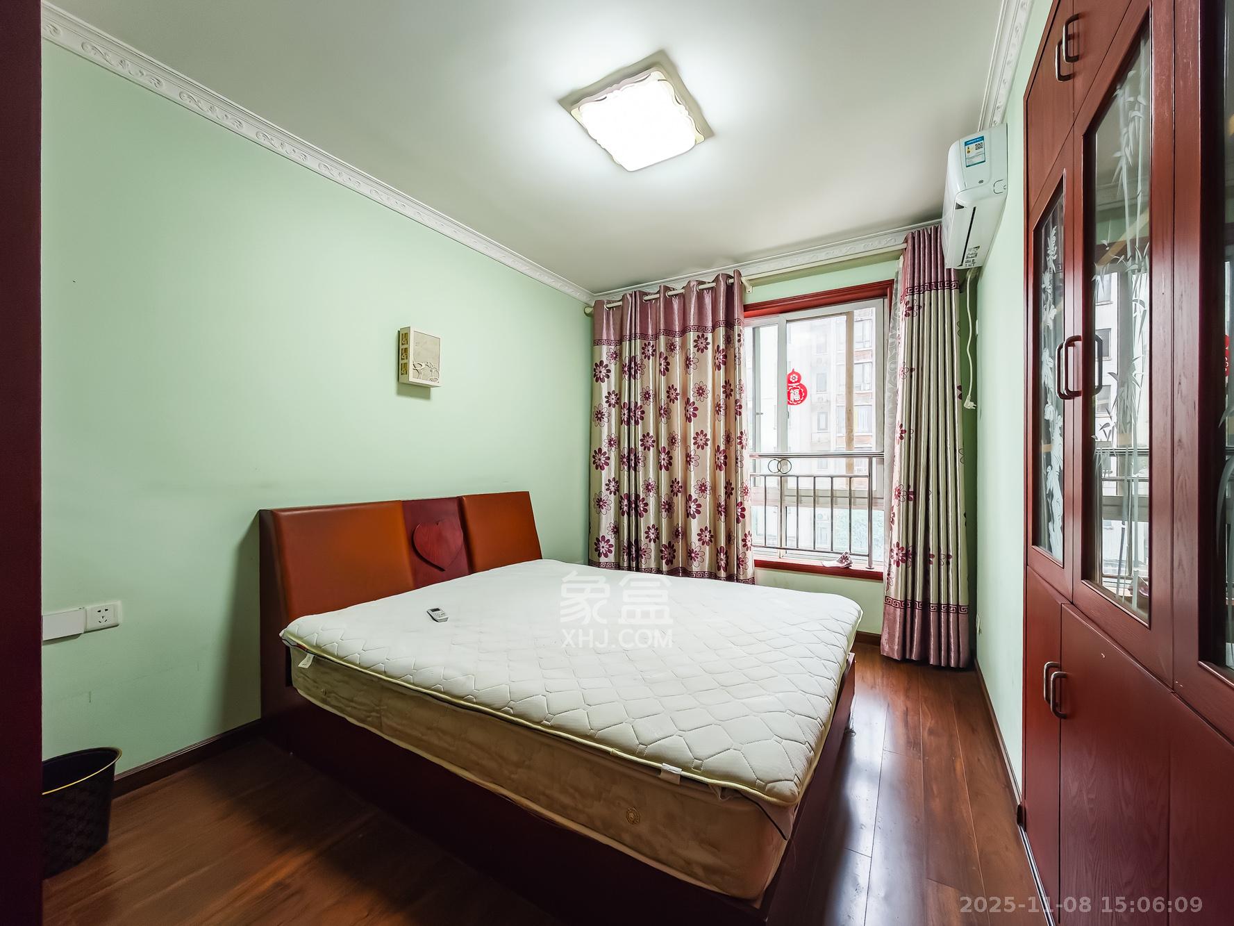 山语城一期  3室2厅2卫    80.0万卧室