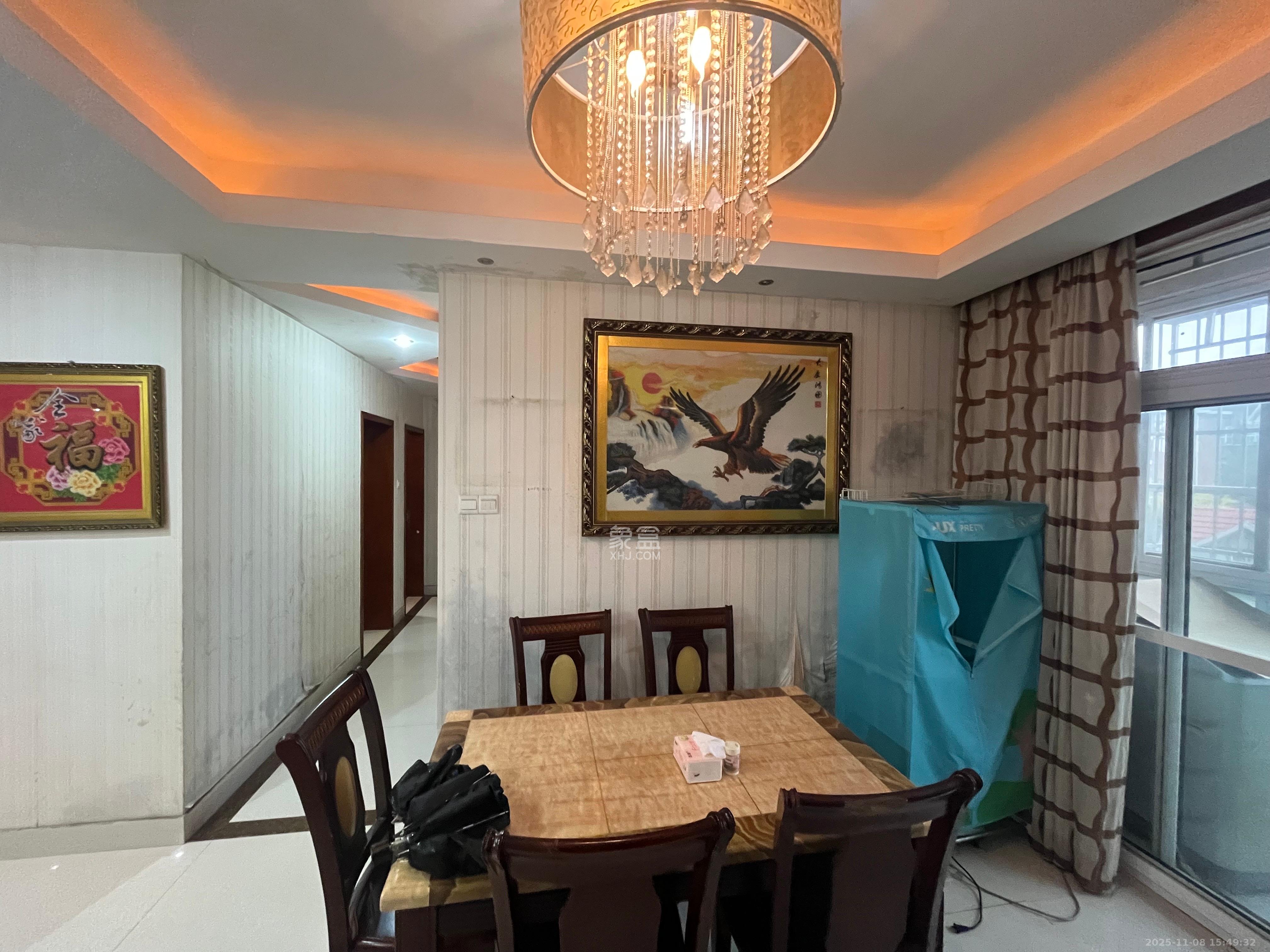 山水英伦  3室2厅1卫    2000.0元/月室内图