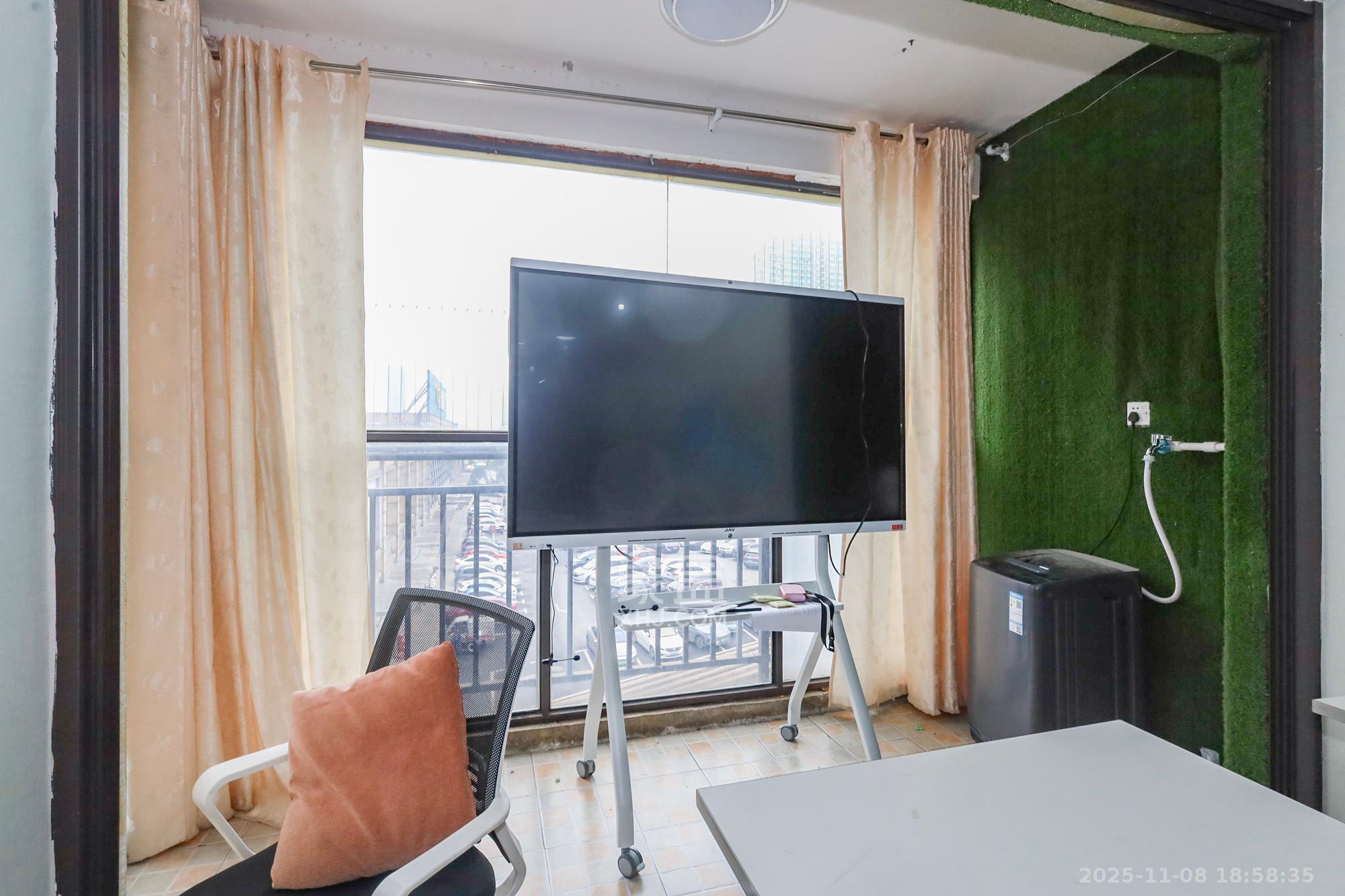 钰龙天下二期(钰龙佳园) 1室2厅1卫 196.0万 钰龙天下二期(钰龙佳园) 1室2厅1卫 196.0万阳台