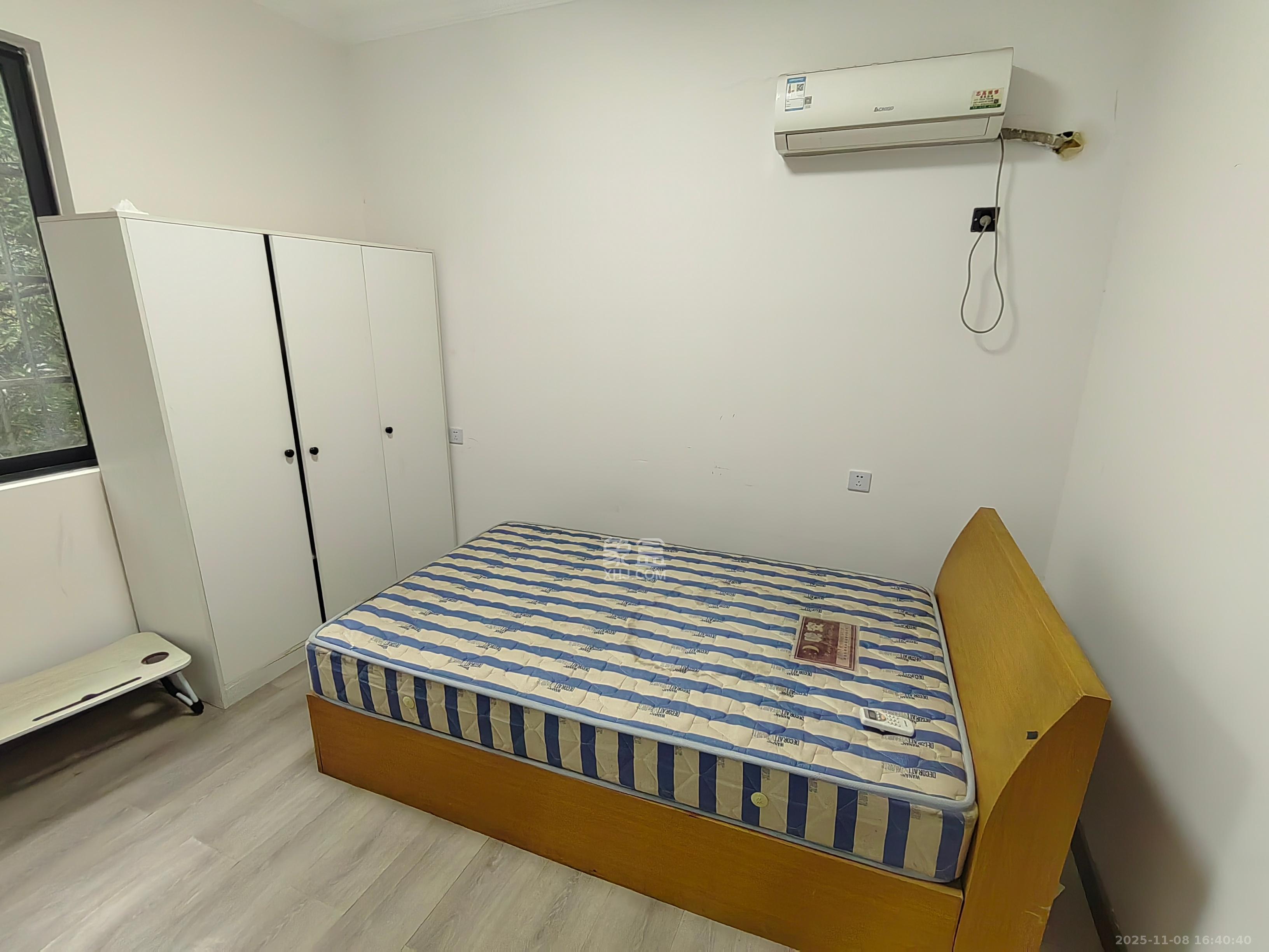 世纪桃花苑  3室2厅2卫    2100.0元/月室内图