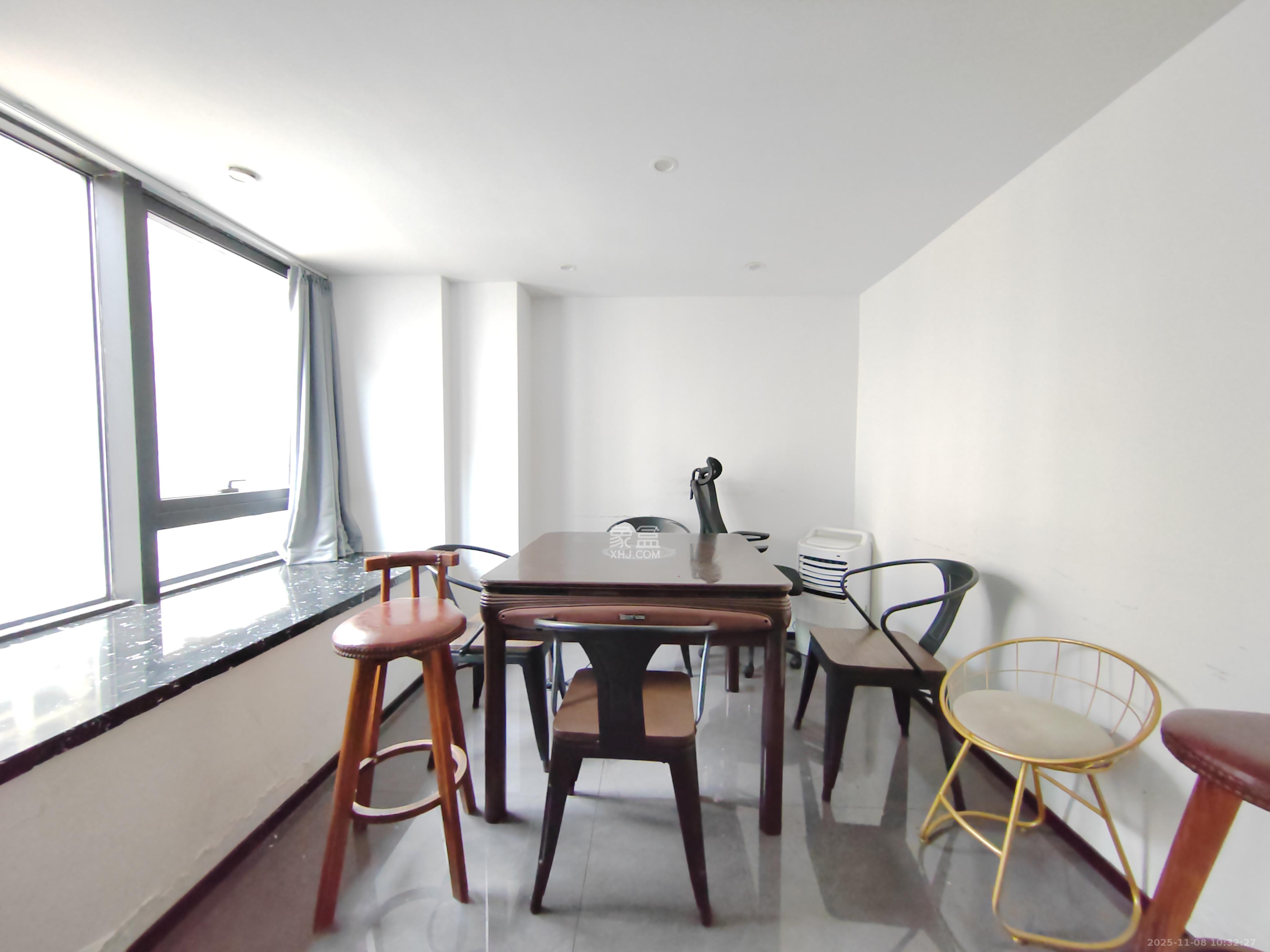 龙湖铂金岛  2室1厅1卫    3000.0元/月室内图