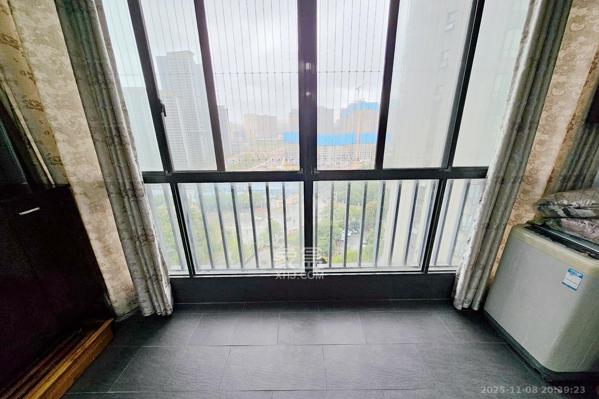 茂华国际湘 1室2厅1卫 70.0万 茂华国际湘 1室2厅1卫 70.0万阳台