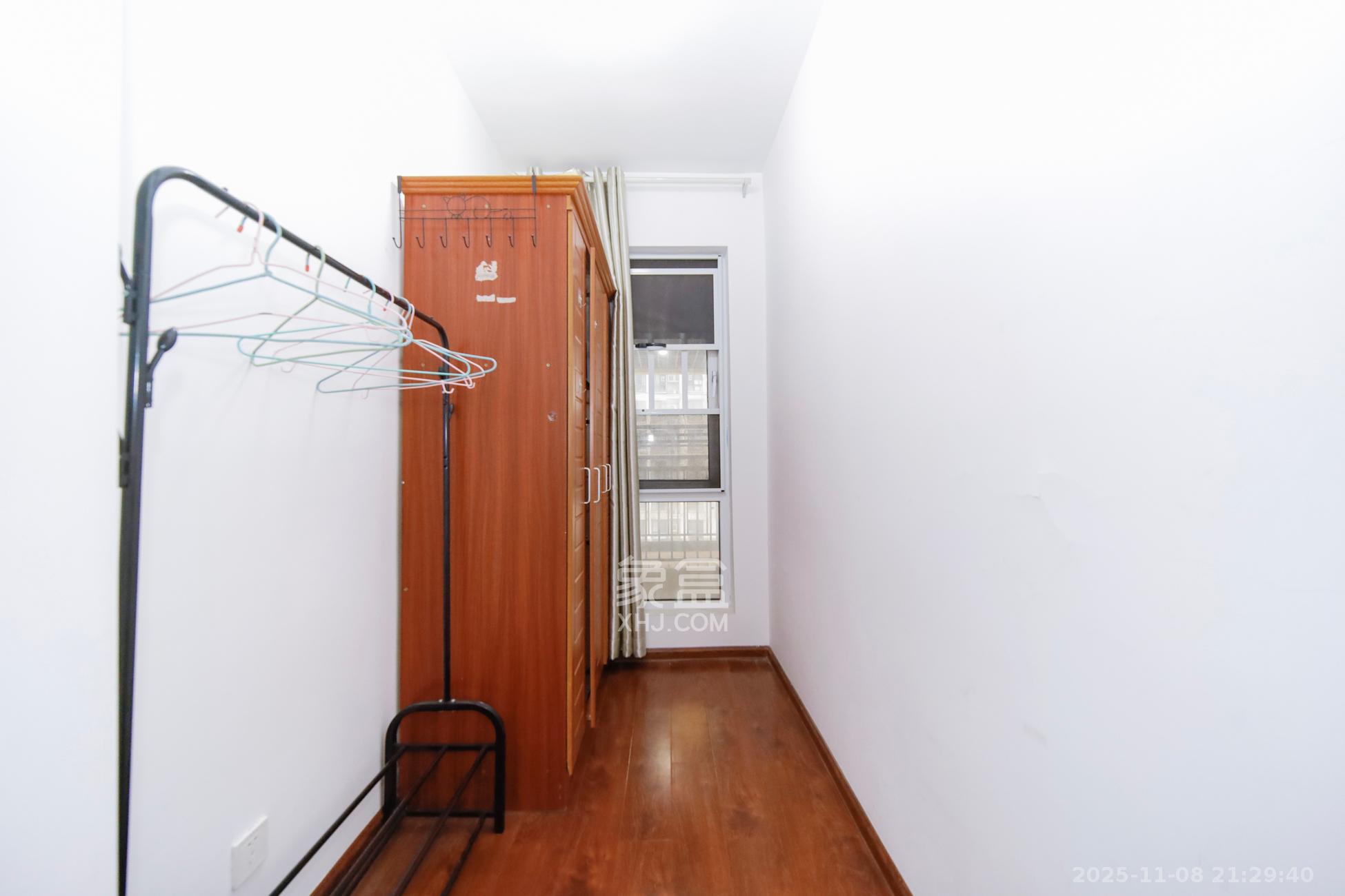 蓝光幸福满庭  3室2厅1卫    67.5万阳台