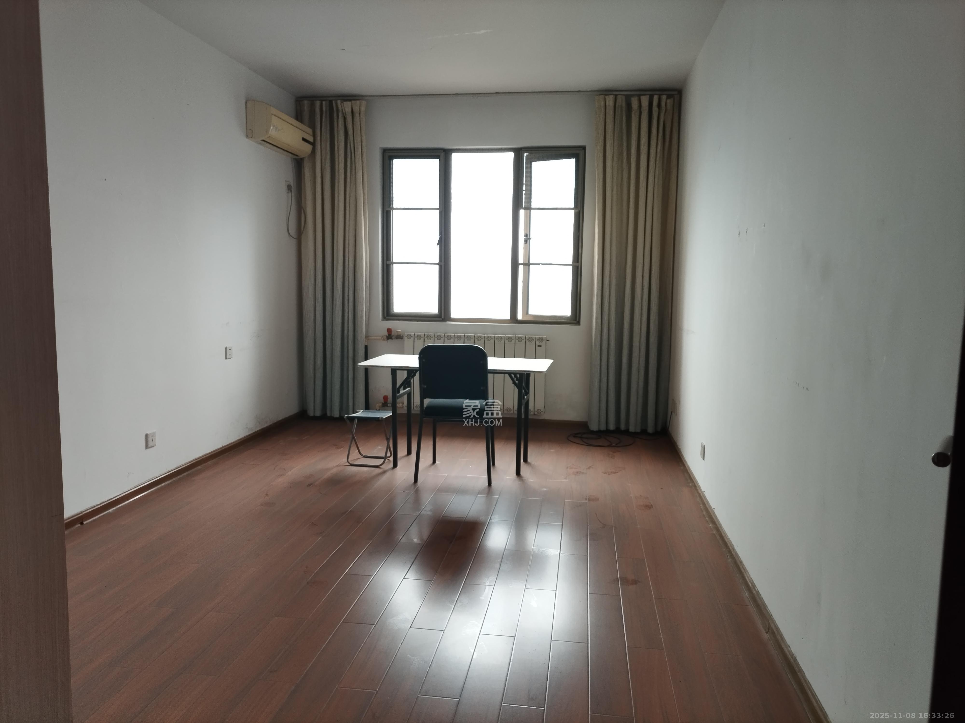 和馨佳园  4室2厅2卫    3200.0元/月室内图