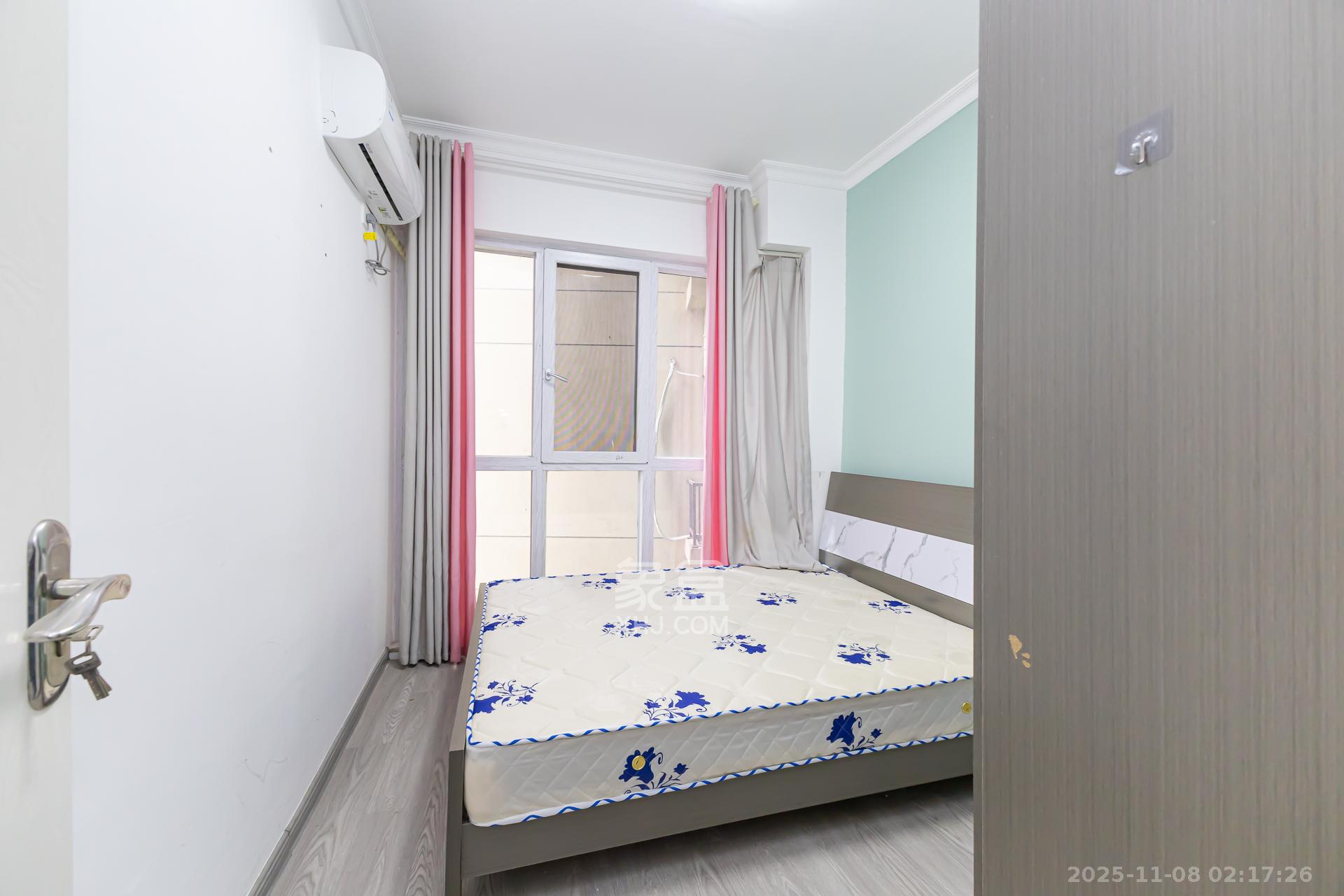 长燃润和天地(长润小区印湘江) 5室2厅2卫 142.0万 长燃润和天地(长润小区印湘江) 5室2厅2卫 142.0万卧室