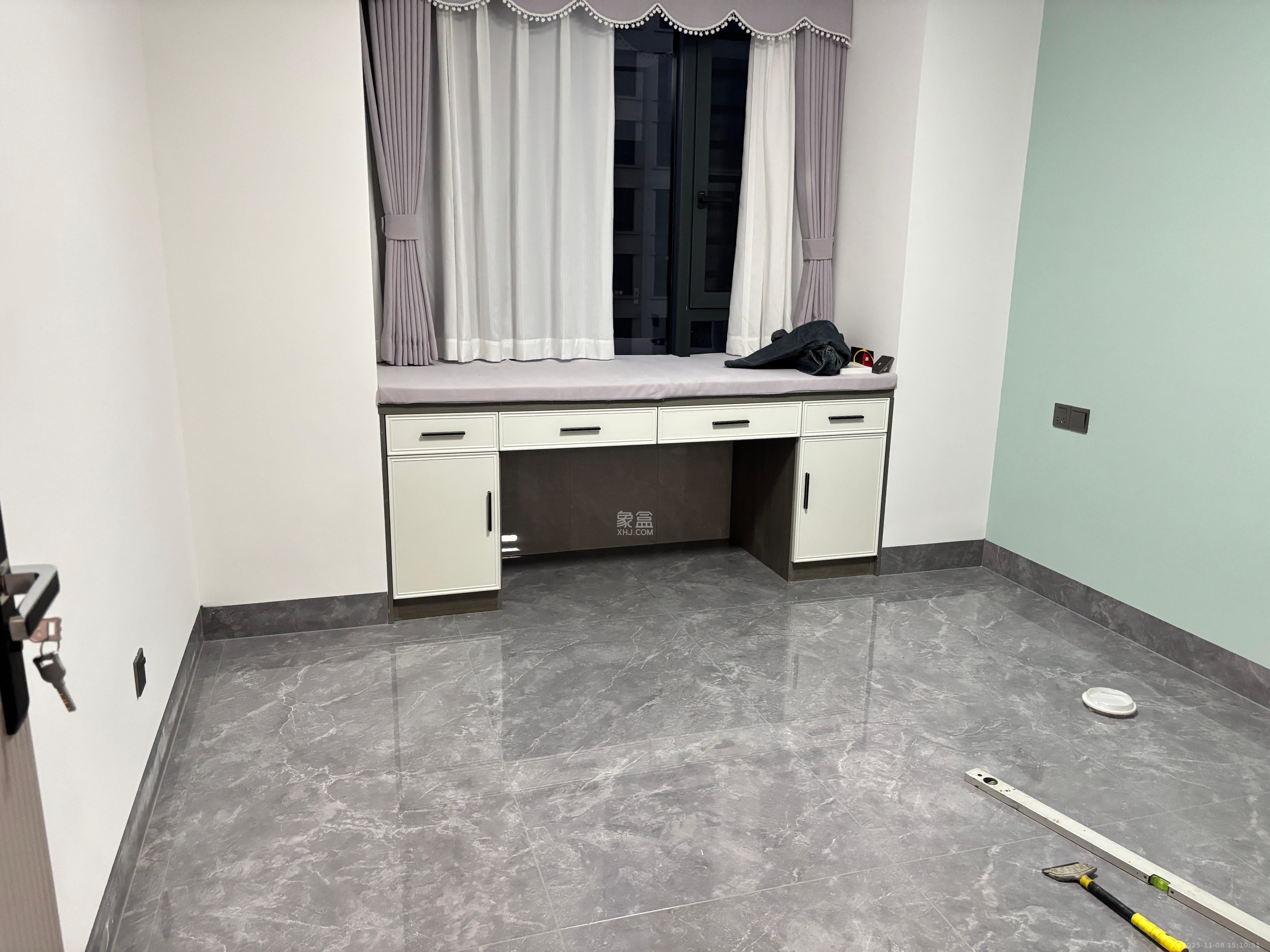 长龙湾  3室2厅1卫    2400.0元/月室内图