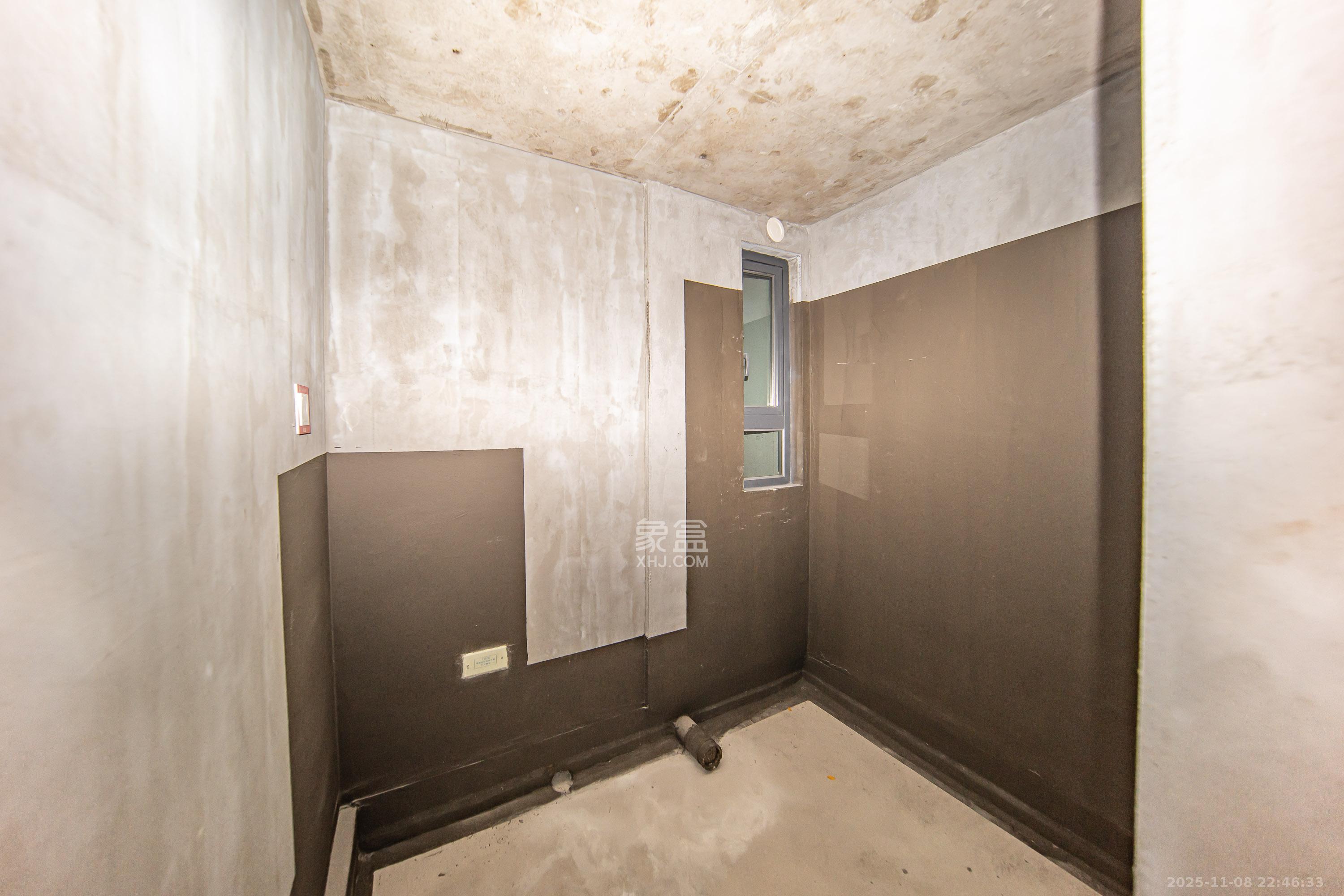 中海阅山府 4室2厅2卫 139.8万 中海阅山府 4室2厅2卫 139.8万卫生间