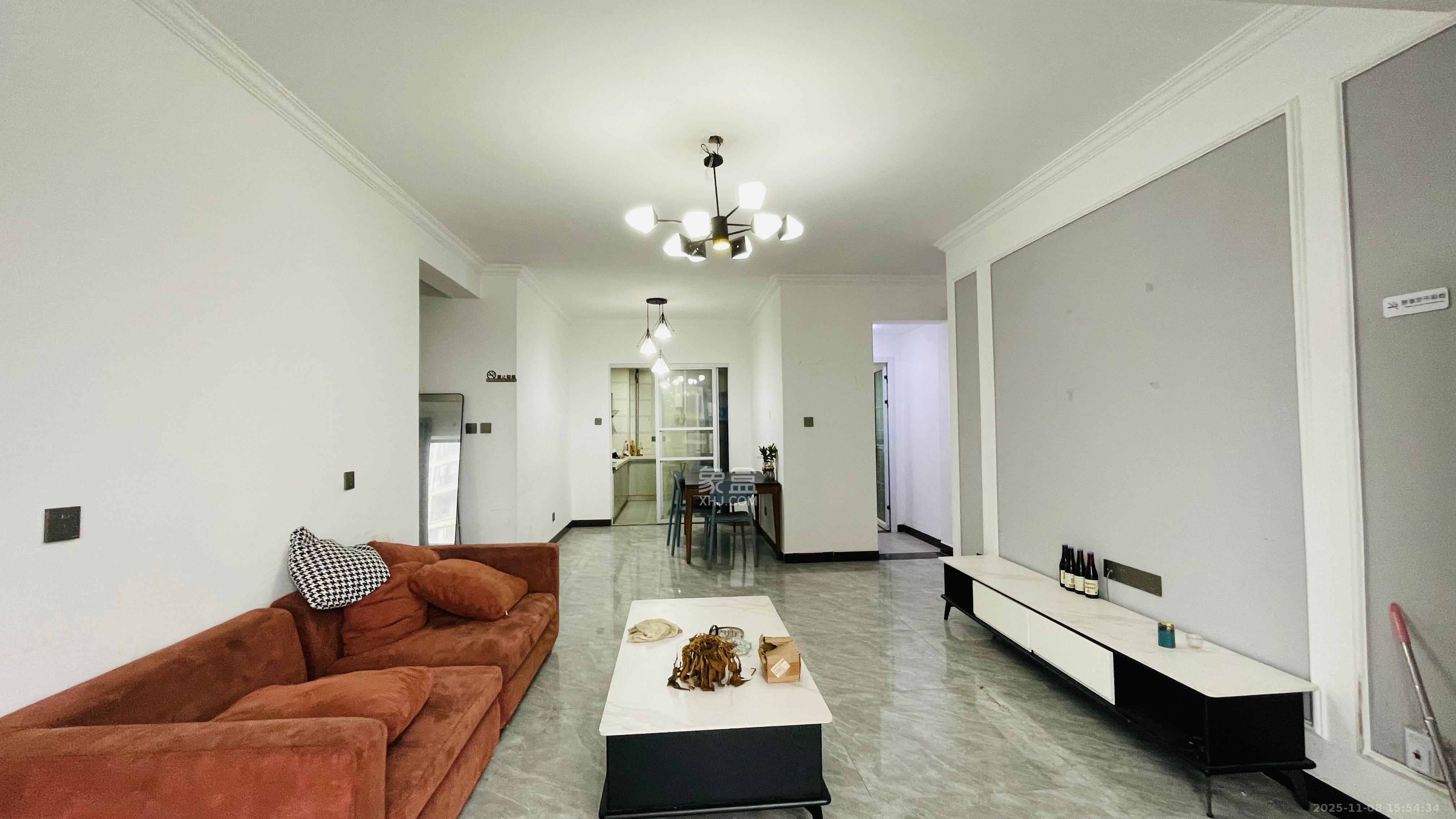 融创融公馆（融创臻苑）  4室2厅2卫    2200.0元/月