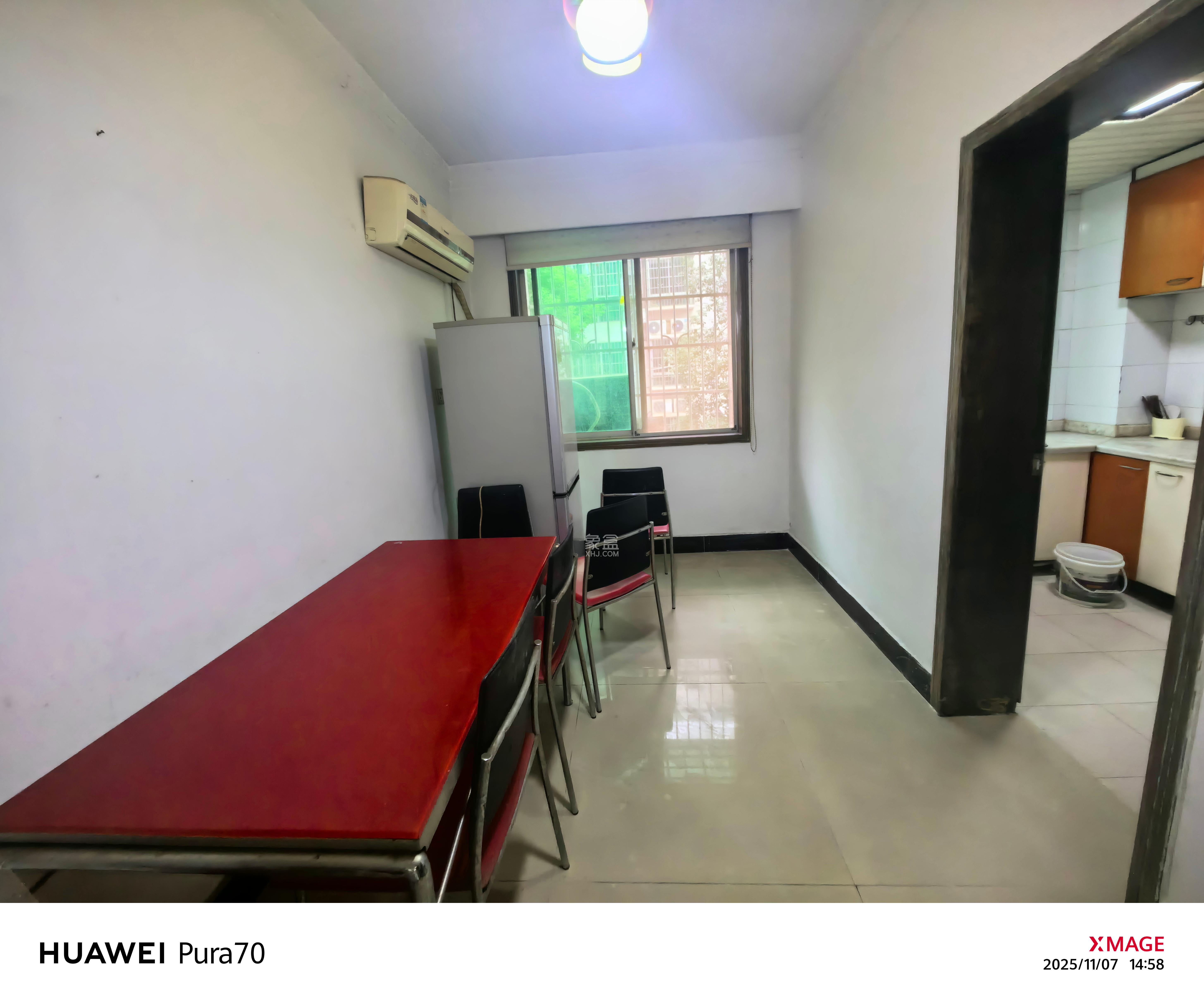 中南汽车世界 2室2厅1卫 1200.0元/月 中南汽车世界 2室2厅1卫 1200.0元/月室内图