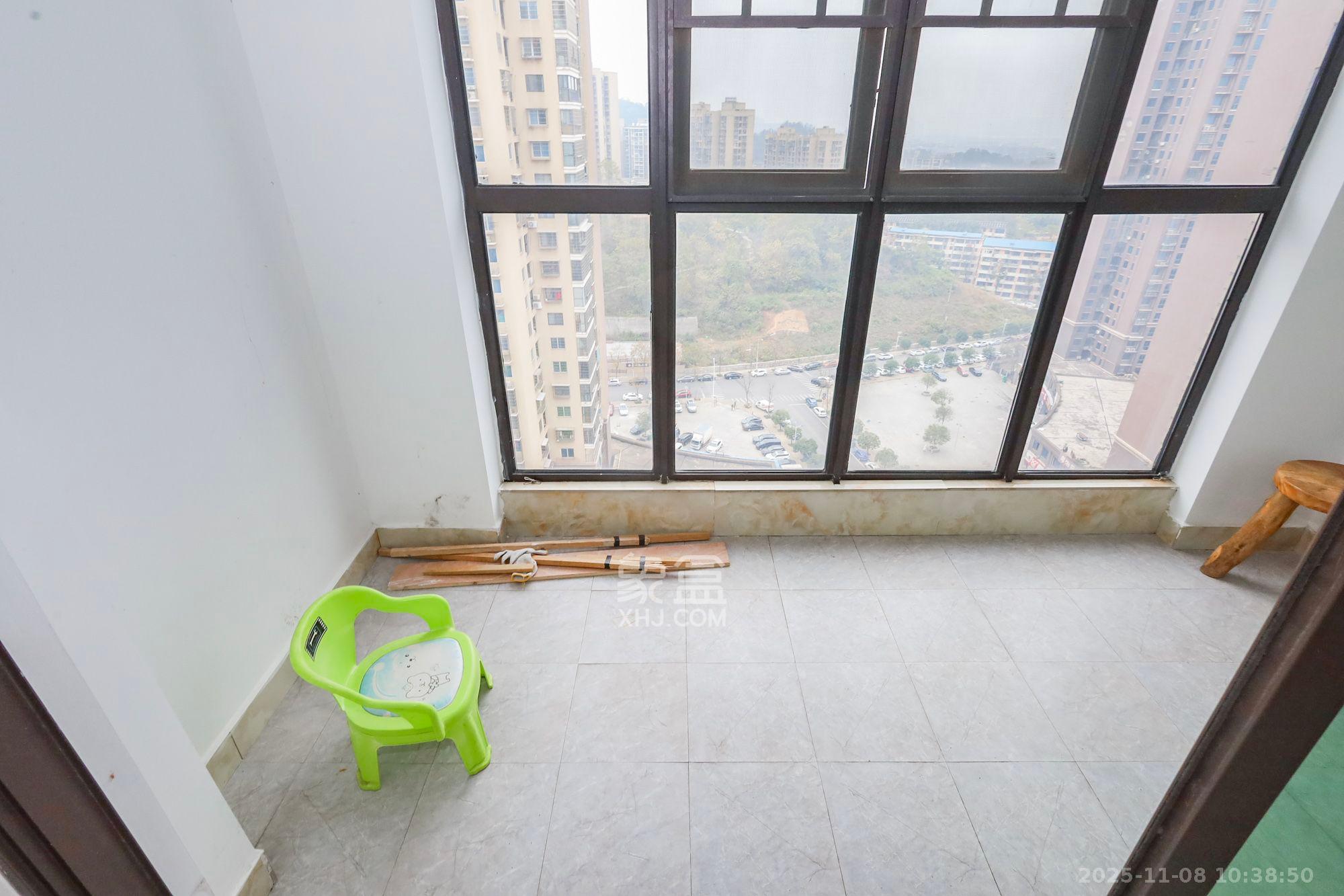 滨江一号（丰泰花园）  3室2厅2卫    2700.0元/月室内图