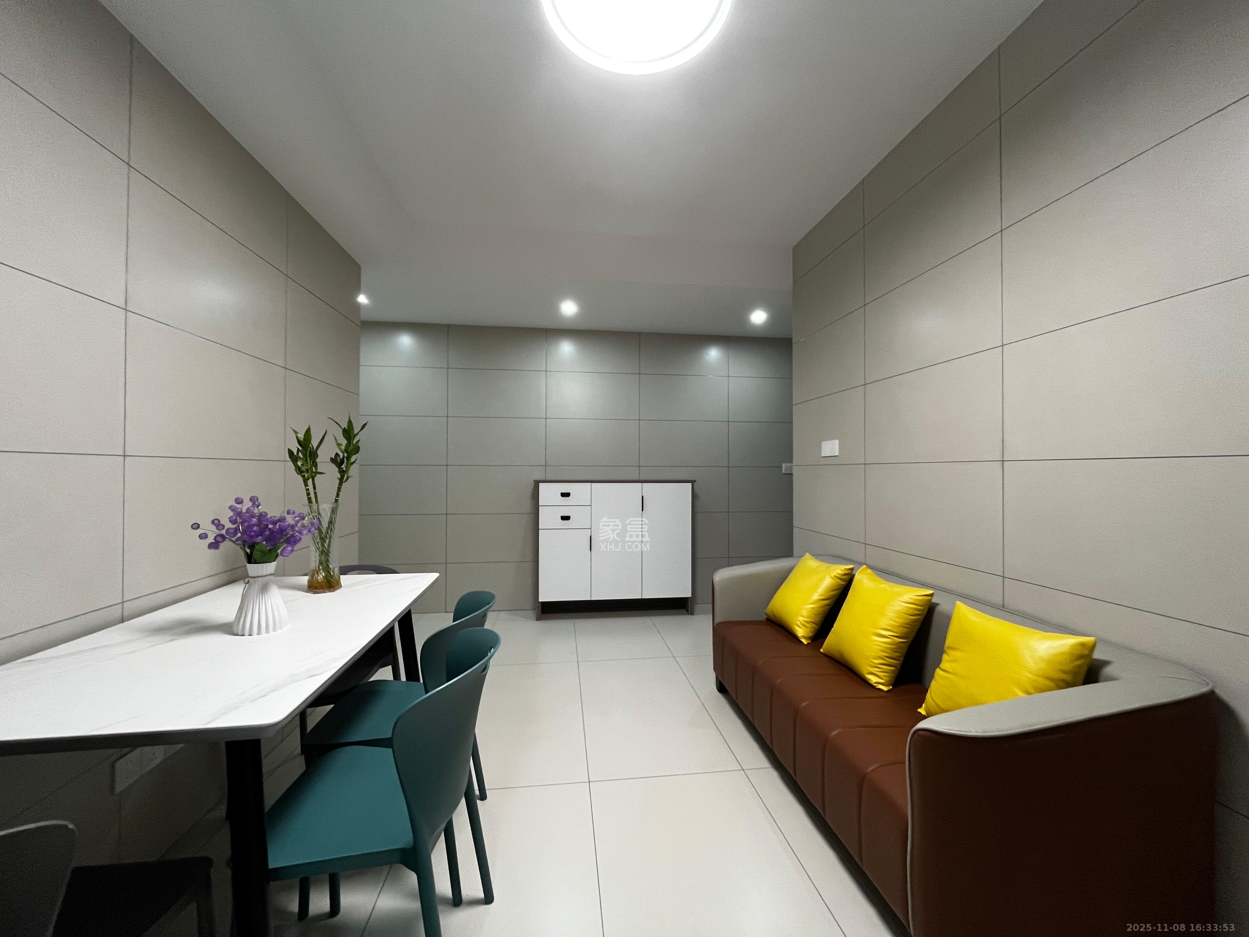 坪山家园  2室1厅1卫    1900.0元/月室内图