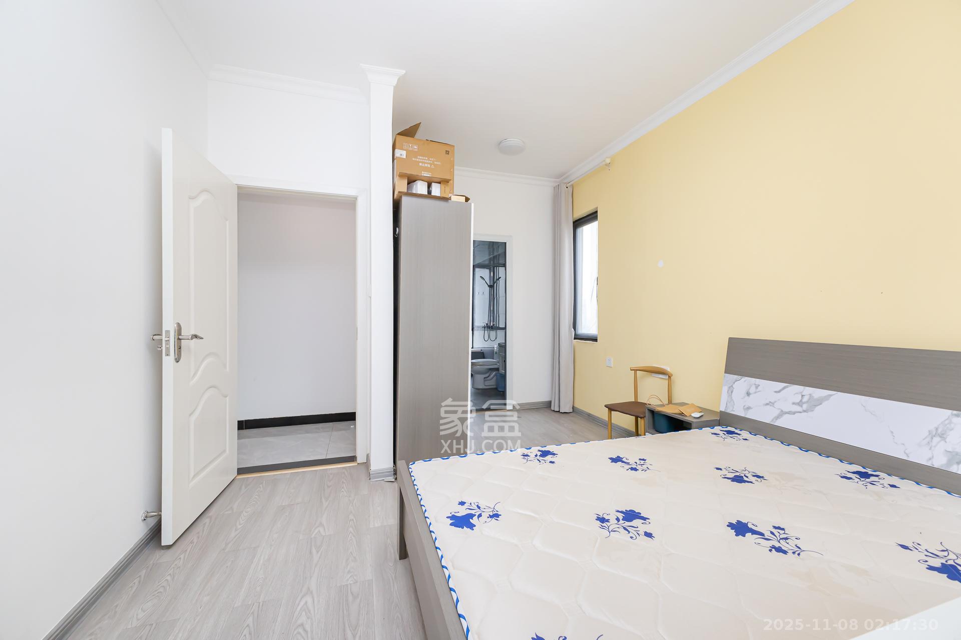 长燃润和天地(长润小区印湘江) 5室2厅2卫 142.0万 长燃润和天地(长润小区印湘江) 5室2厅2卫 142.0万卧室