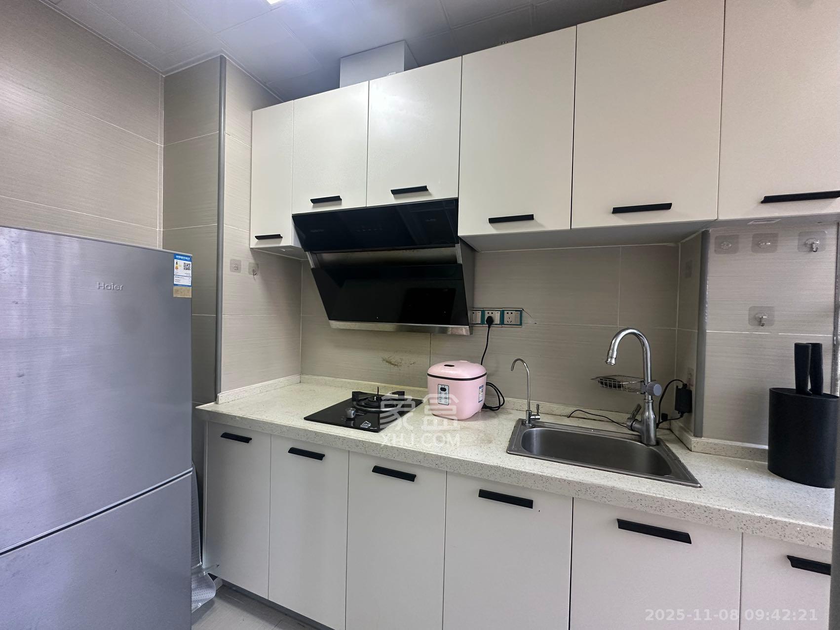 荣悦台  1室1厅1卫    1800.0元/月室内图