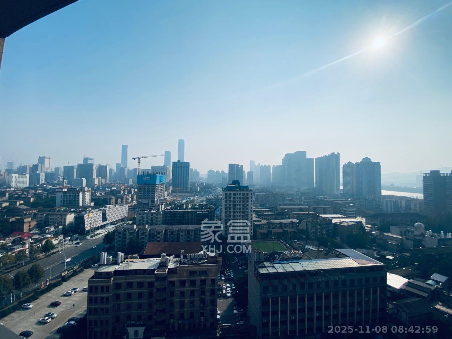 复地崑玉国际一期 1室2厅1卫 3500.0元/月 复地崑玉国际一期 1室2厅1卫 3500.0元/月室内图