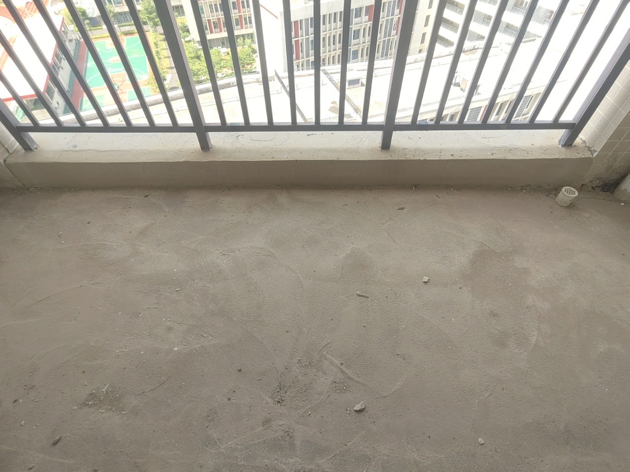 和风家园一期  3室1厅1卫    230.0万客厅