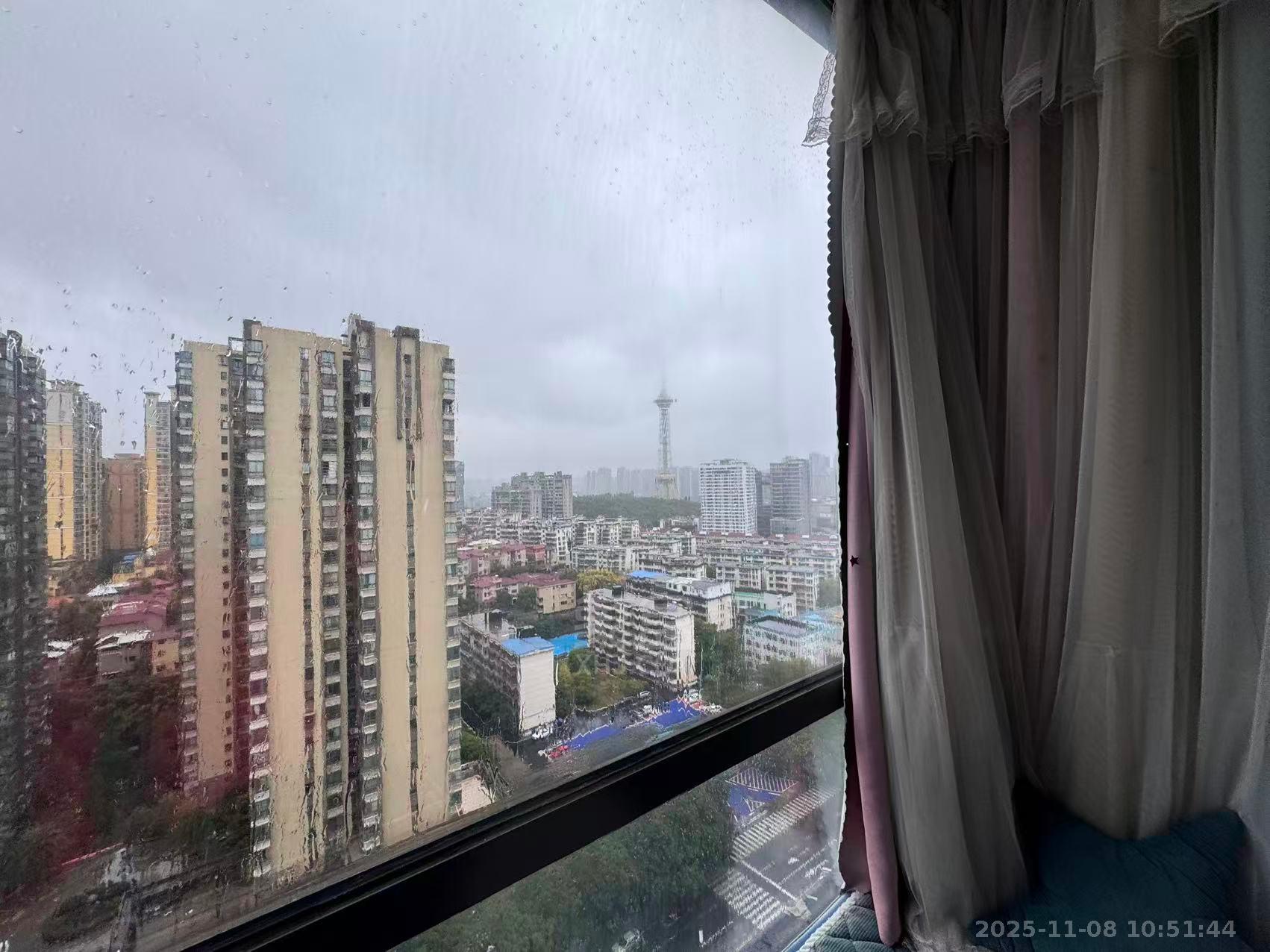 华晨御园 1室1厅1卫 1600.0元/月 华晨御园 1室1厅1卫 1600.0元/月室内图