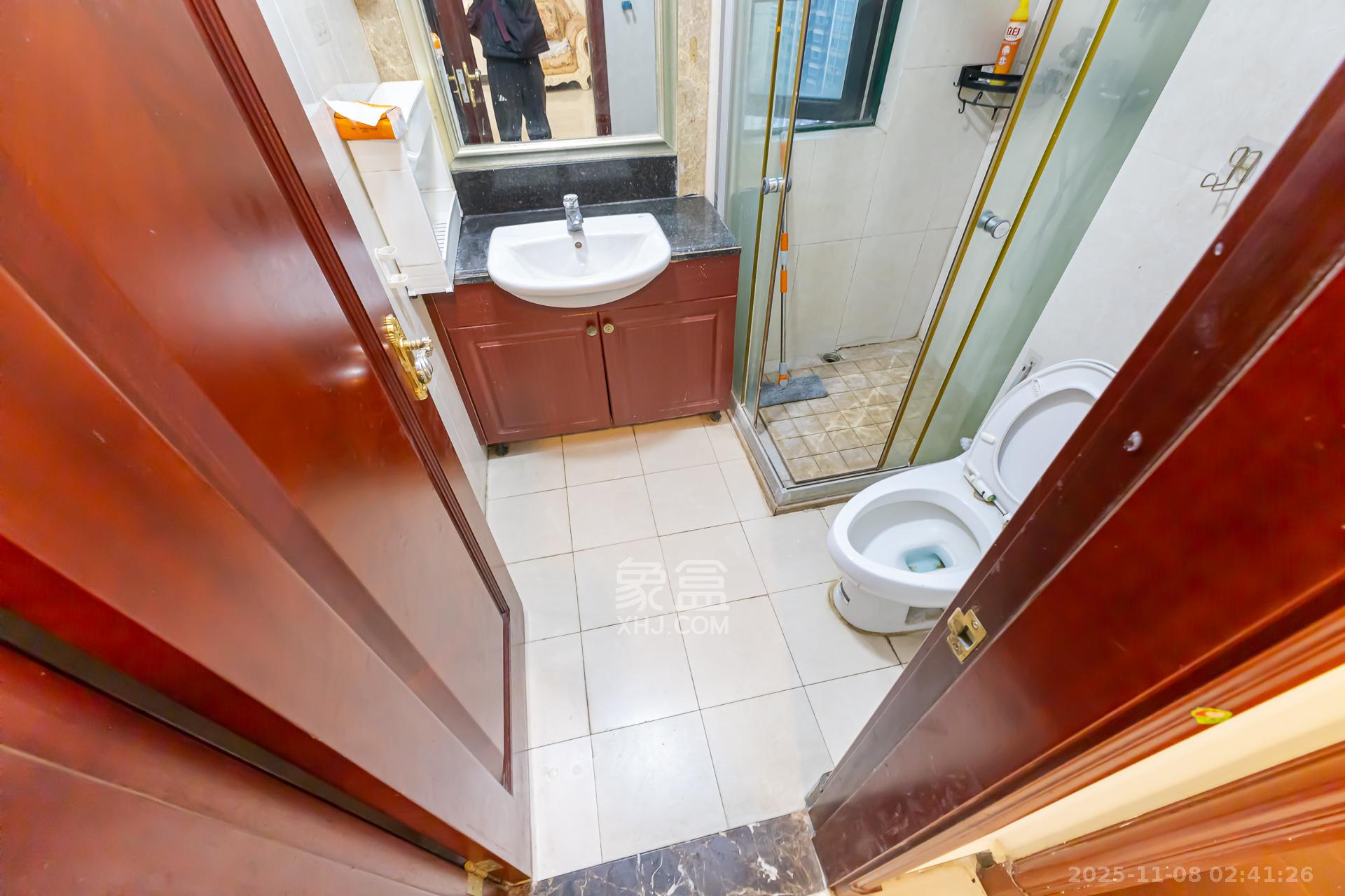 恒大名都 2室2厅1卫 47.8万 恒大名都 2室2厅1卫 47.8万卫生间