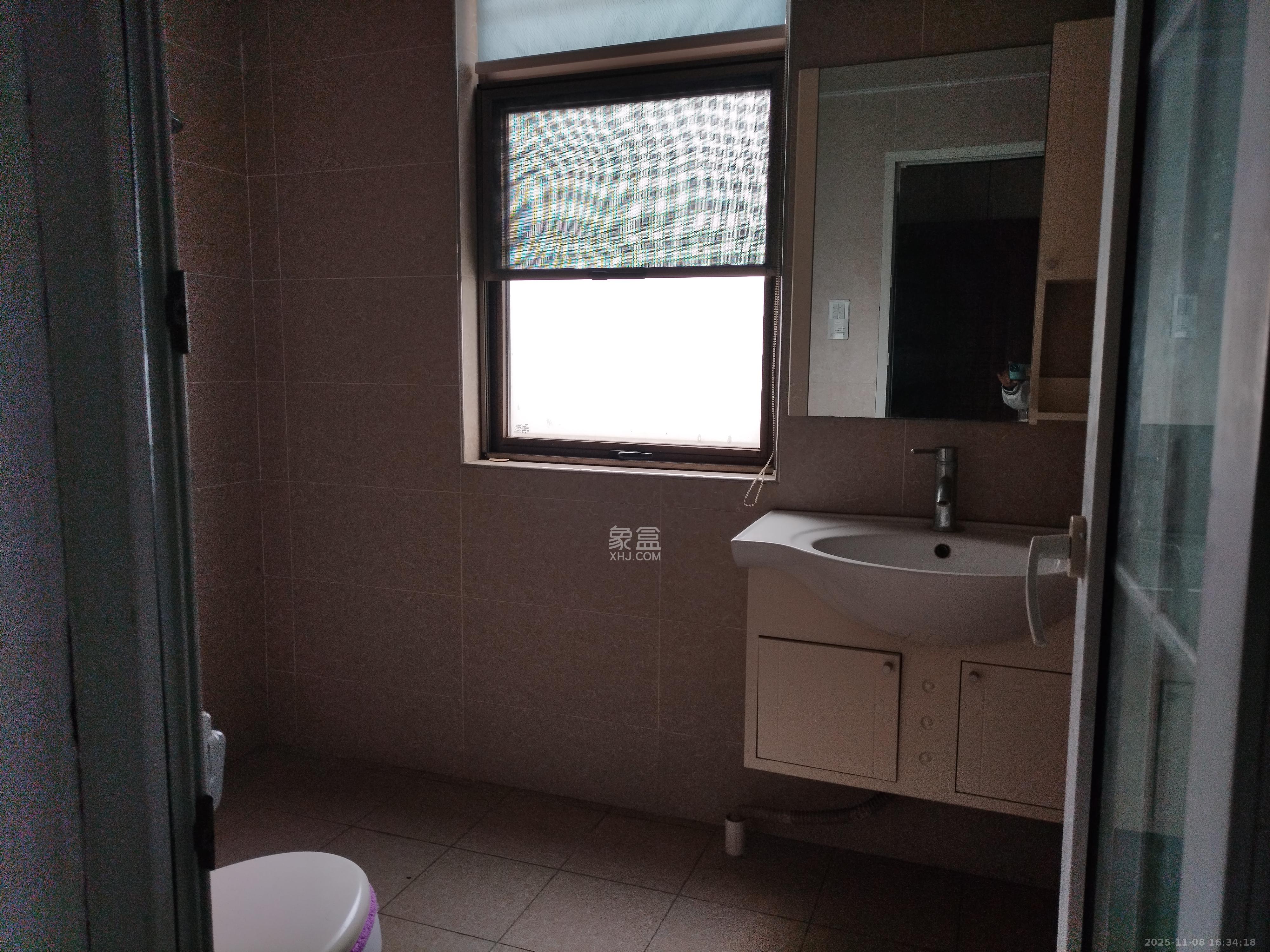 和馨佳园  4室2厅2卫    3200.0元/月室内图