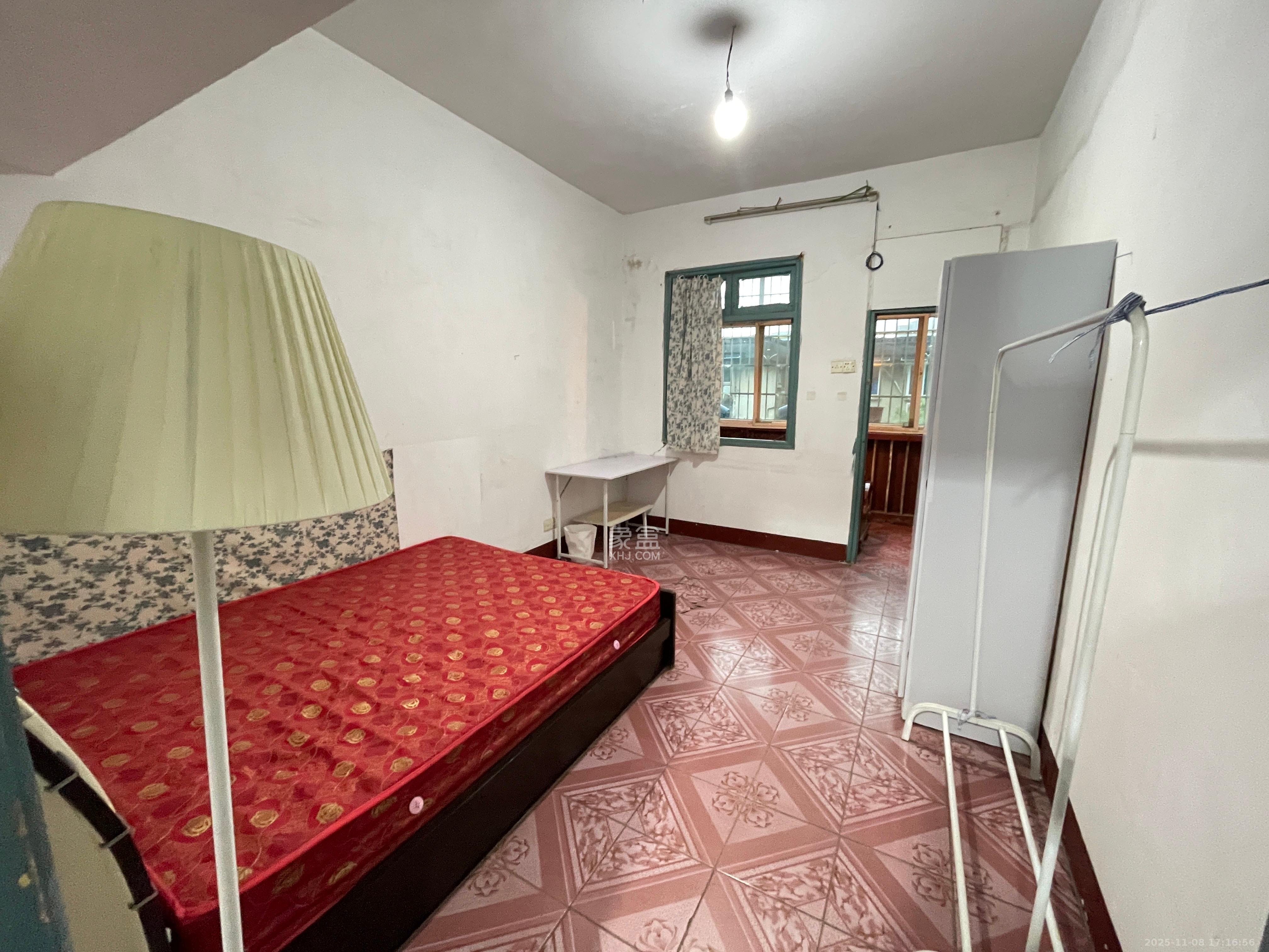 牛婆塘社区  1室1厅1卫    1100.0元/月室内图