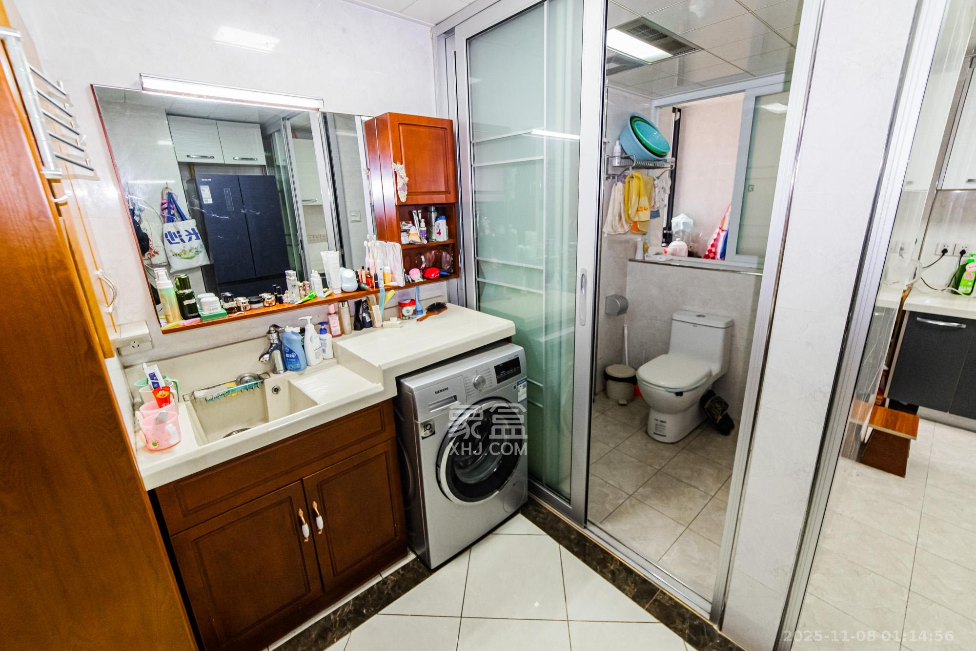 北辰三角洲E4区  3室2厅1卫    118.0万卫生间