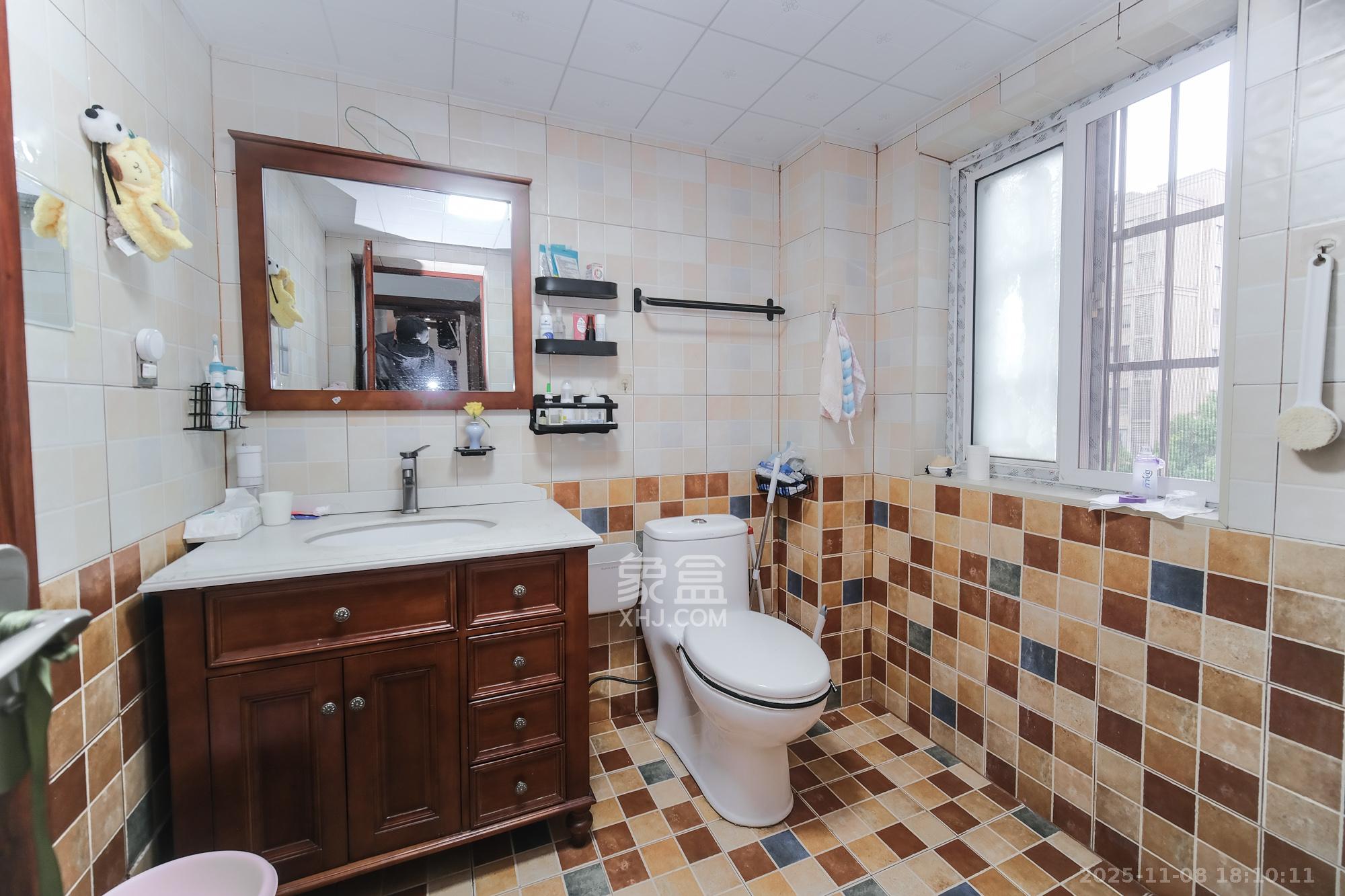 山水湾  3室2厅2卫    70.0万卫生间