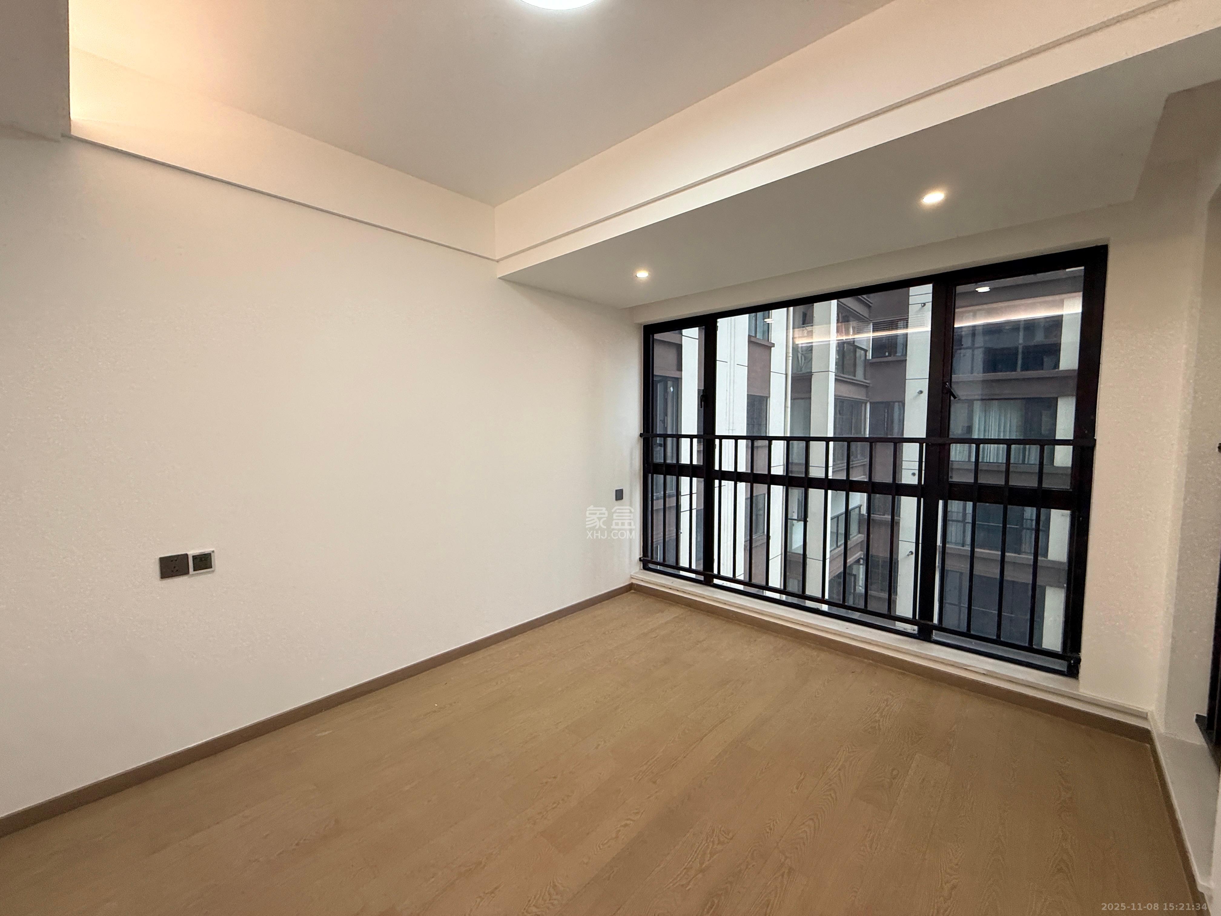 金富湘江悦城  3室2厅2卫    2200.0元/月室内图