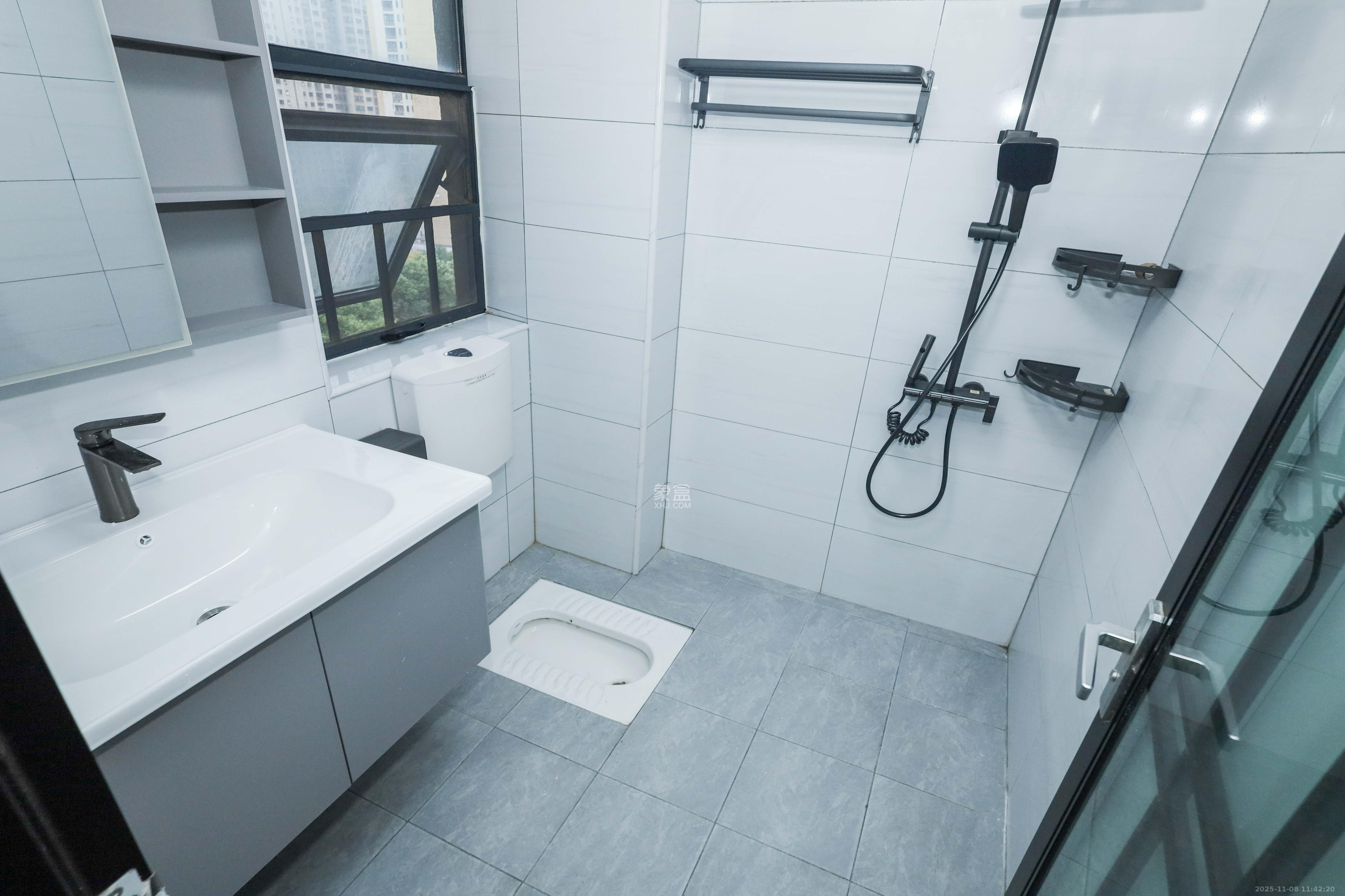 骑龙大街（骑龙苑）  3室2厅2卫    95.8万卫生间