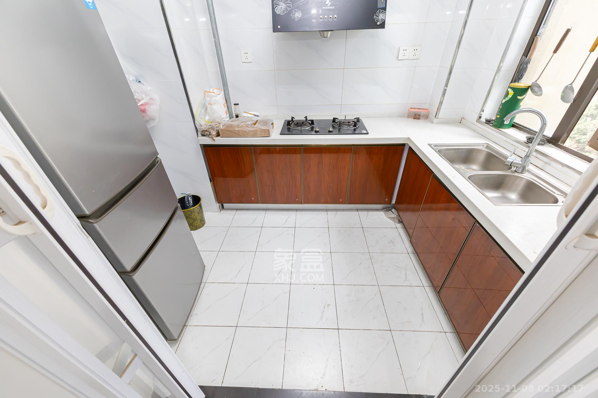 长燃润和天地(长润小区印湘江) 5室2厅2卫 142.0万 长燃润和天地(长润小区印湘江) 5室2厅2卫 142.0万厨房