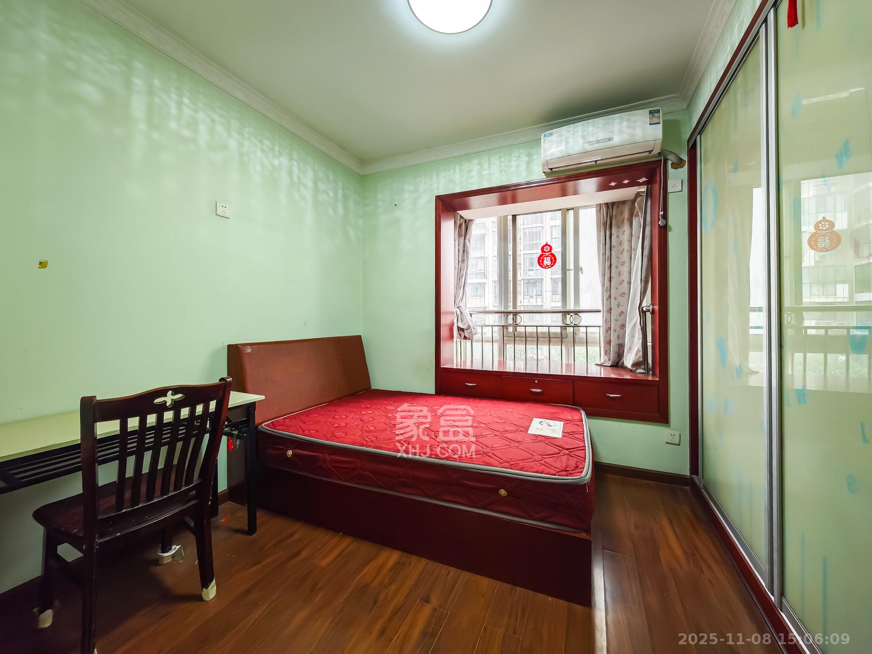 山语城一期  3室2厅2卫    80.0万卧室