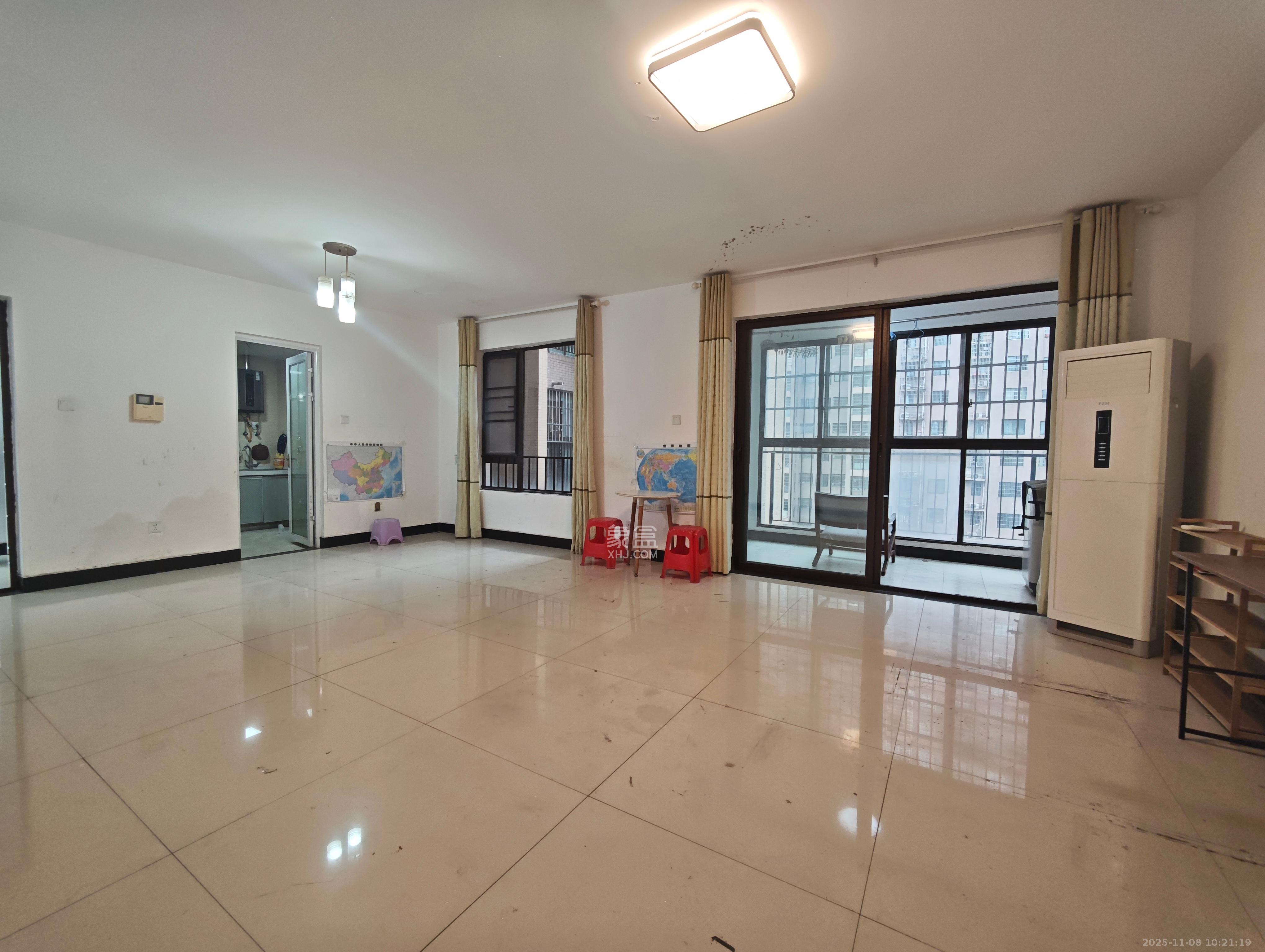 华润凤凰城三期 3室2厅1卫 2000.0元/月 华润凤凰城三期 3室2厅1卫 2000.0元/月室内图