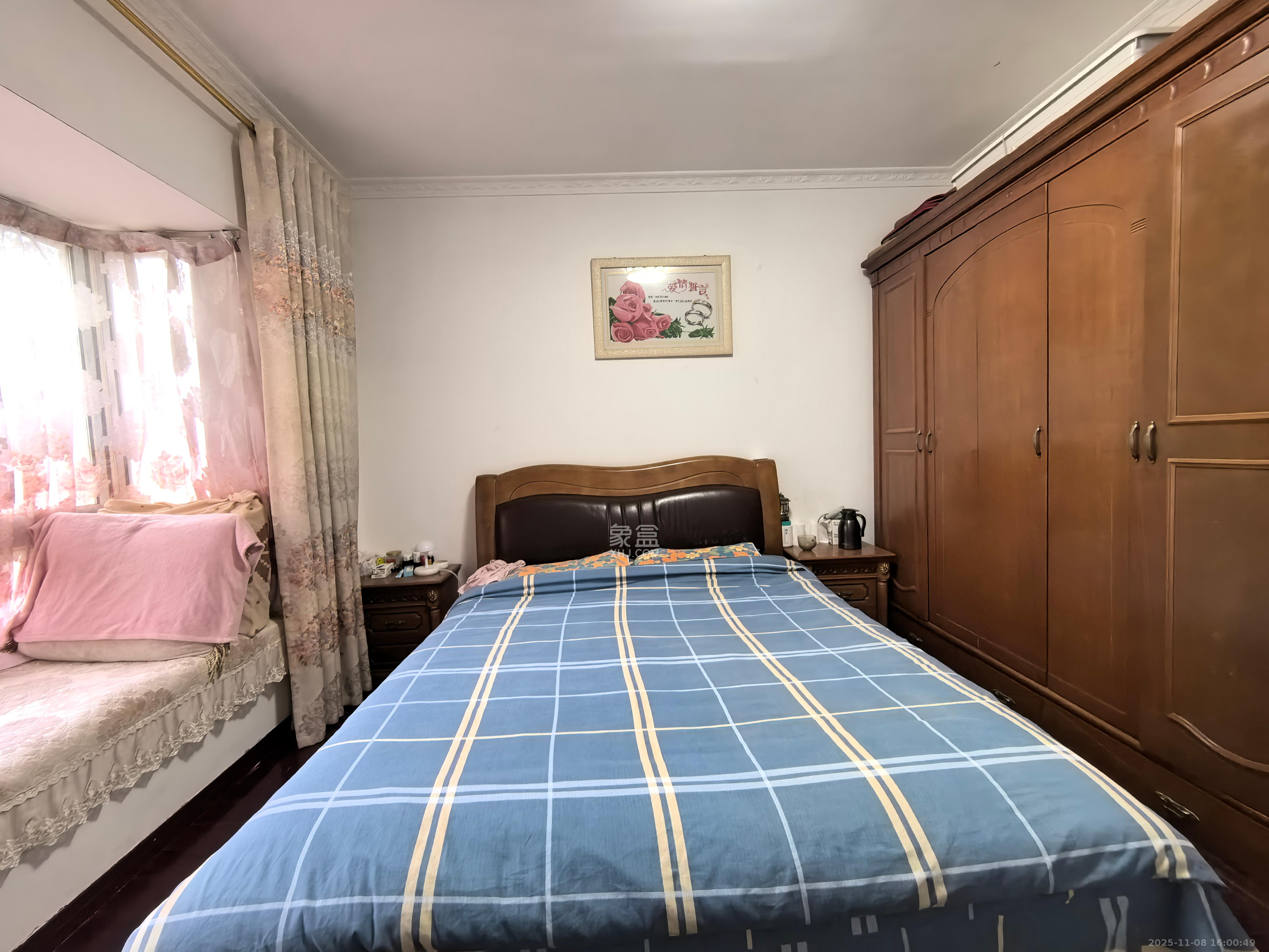 至雅小玲家园  3室2厅2卫    2200.0元/月室内图