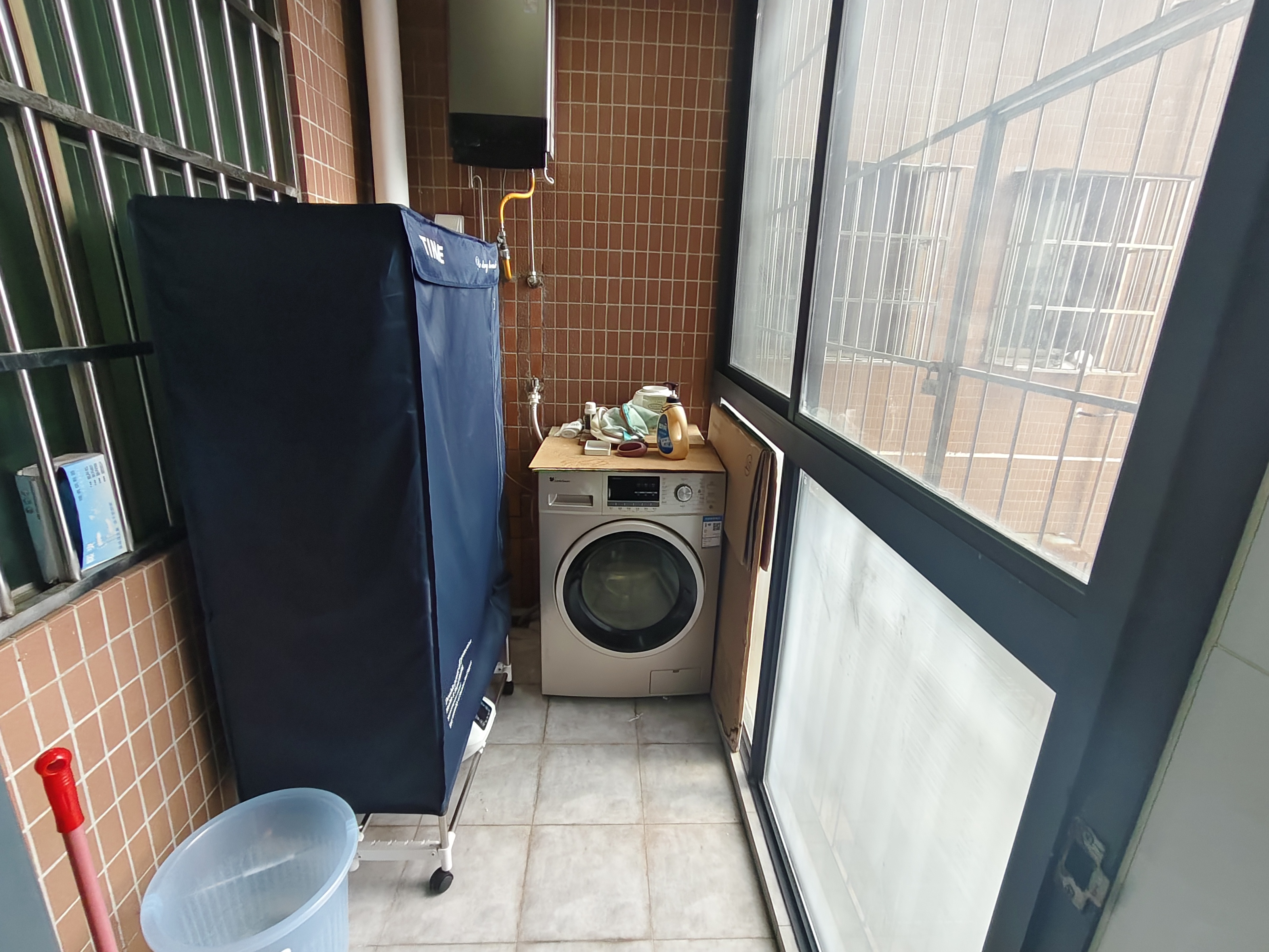 汇景骏园  3室2厅2卫    3500.0元/月室内图