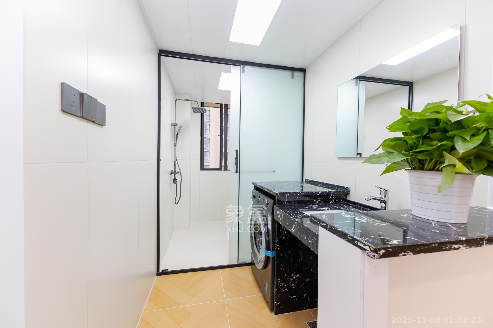 长燃新奥佳园 4室2厅2卫 119.0万 长燃新奥佳园 4室2厅2卫 119.0万卫生间