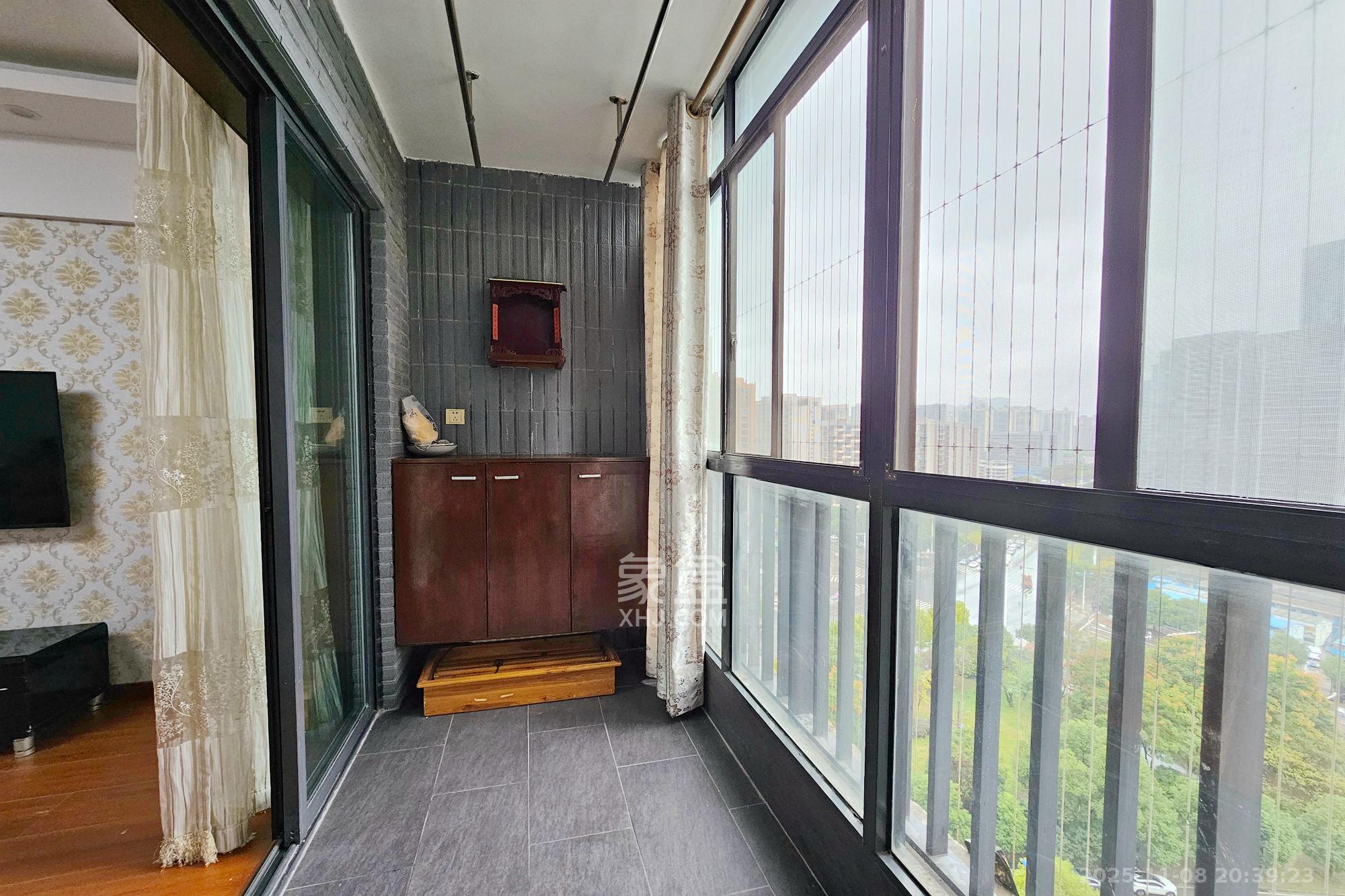 茂华国际湘  1室2厅1卫    70.0万阳台