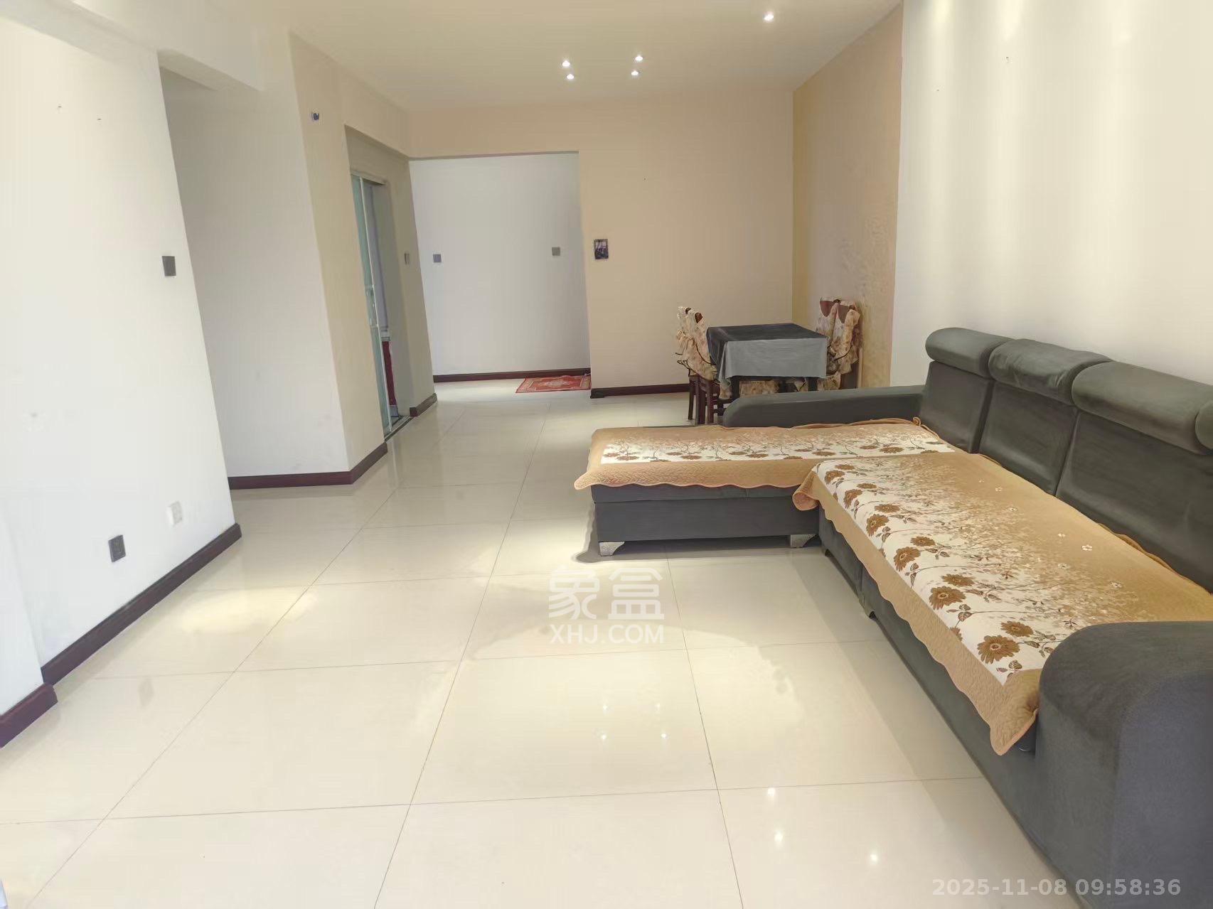 华城广场 2室2厅1卫 2500.0元/月 华城广场 2室2厅1卫 2500.0元/月室内图