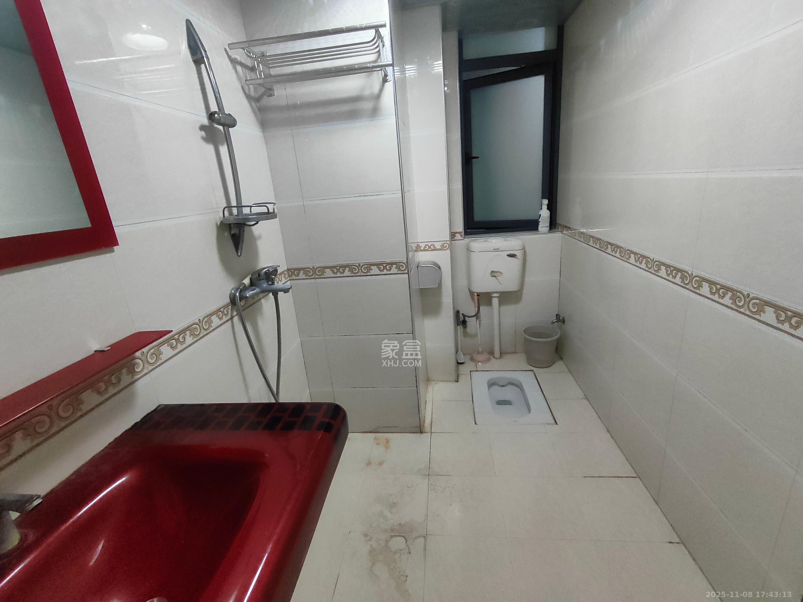 金领家族 2室1厅1卫 1800.0元/月 金领家族 2室1厅1卫 1800.0元/月室内图