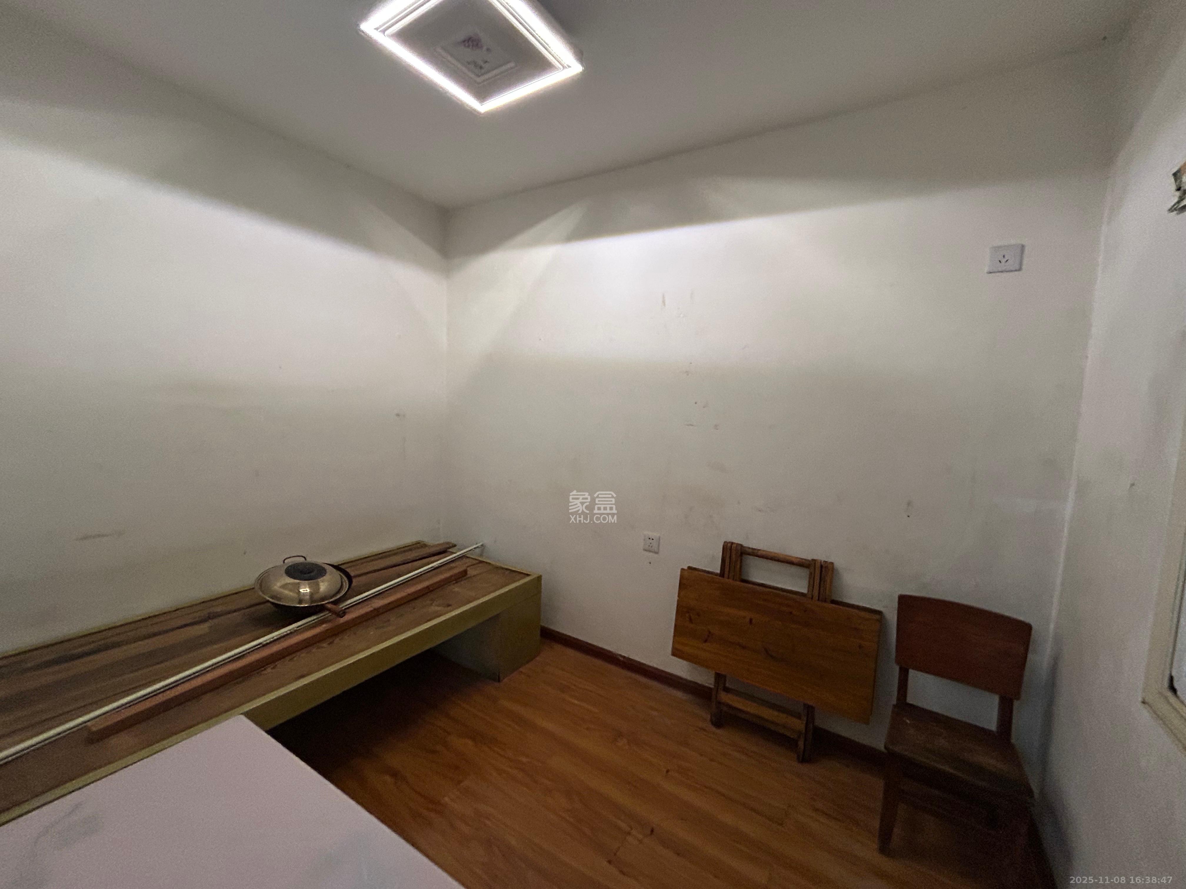 红花坡社区  2室1厅1卫    1400.0元/月室内图