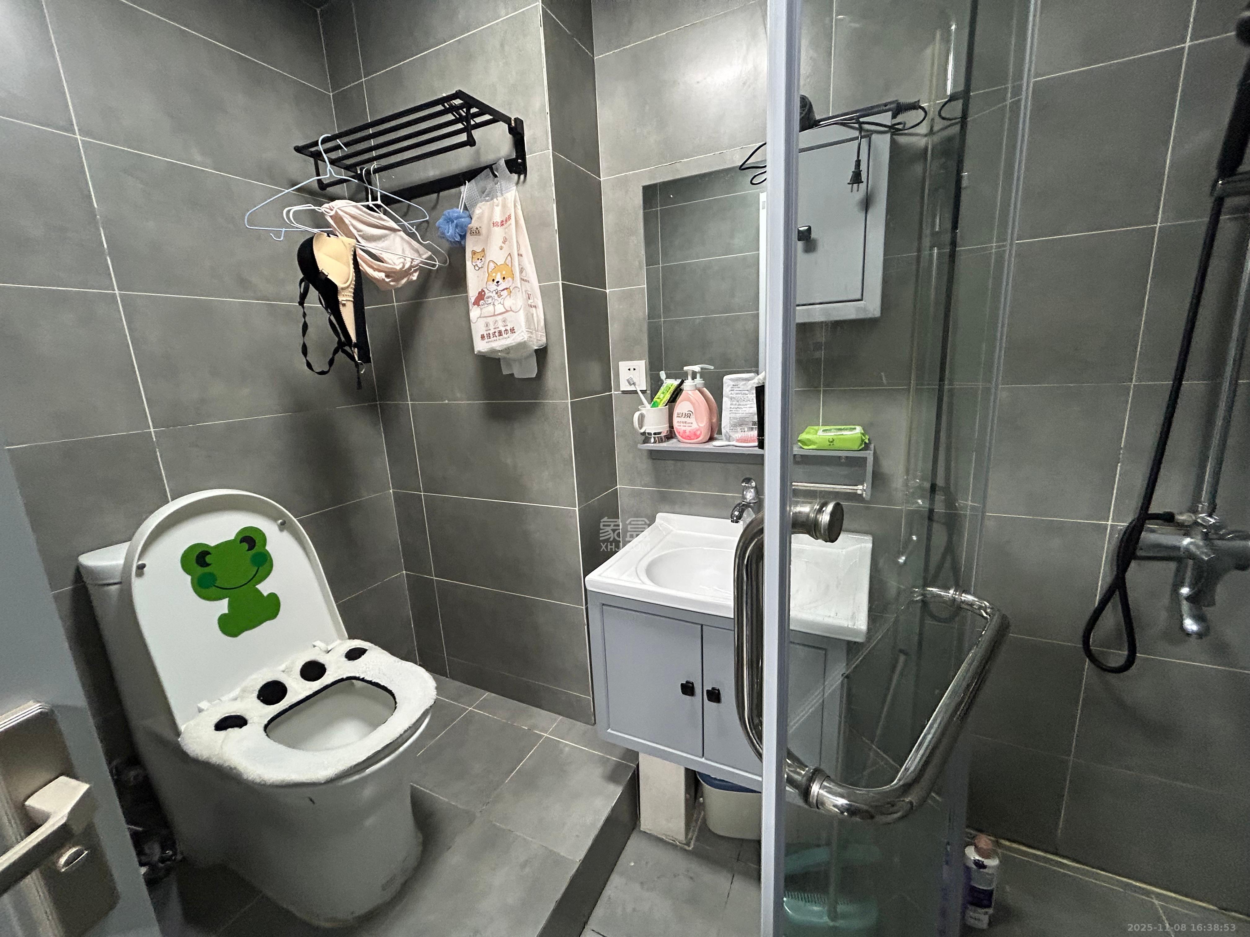 芙蓉万国城MOMA(卓越汇富苑) 1室1厅1卫 1500.0元/月 芙蓉万国城MOMA(卓越汇富苑) 1室1厅1卫 1500.0元/月室内图