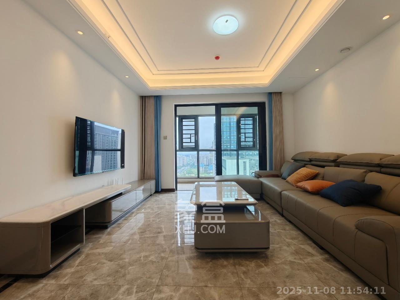 绿地长沙城际空间站（绿地新里佳苑）  4室2厅2卫    4000.0元/月