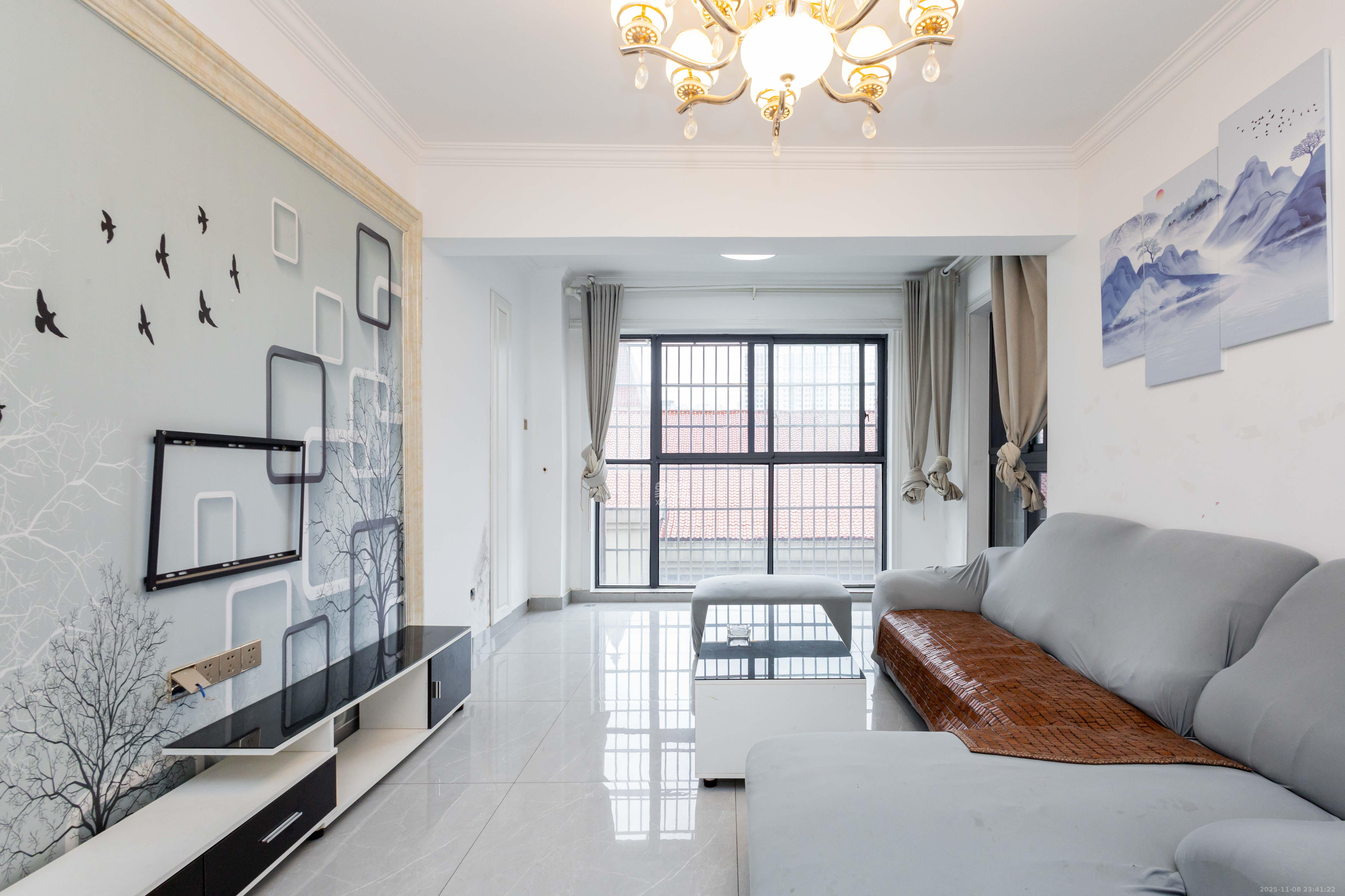 中交中央公园D4区 3室1厅1卫 91.0万 中交中央公园D4区 3室1厅1卫 91.0万客厅