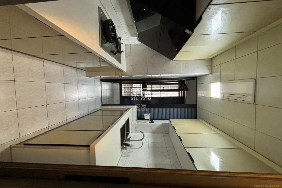 财汇新天地(财汇商务广场) 3室2厅2卫 2600.0元/月 财汇新天地(财汇商务广场) 3室2厅2卫 2600.0元/月室内图