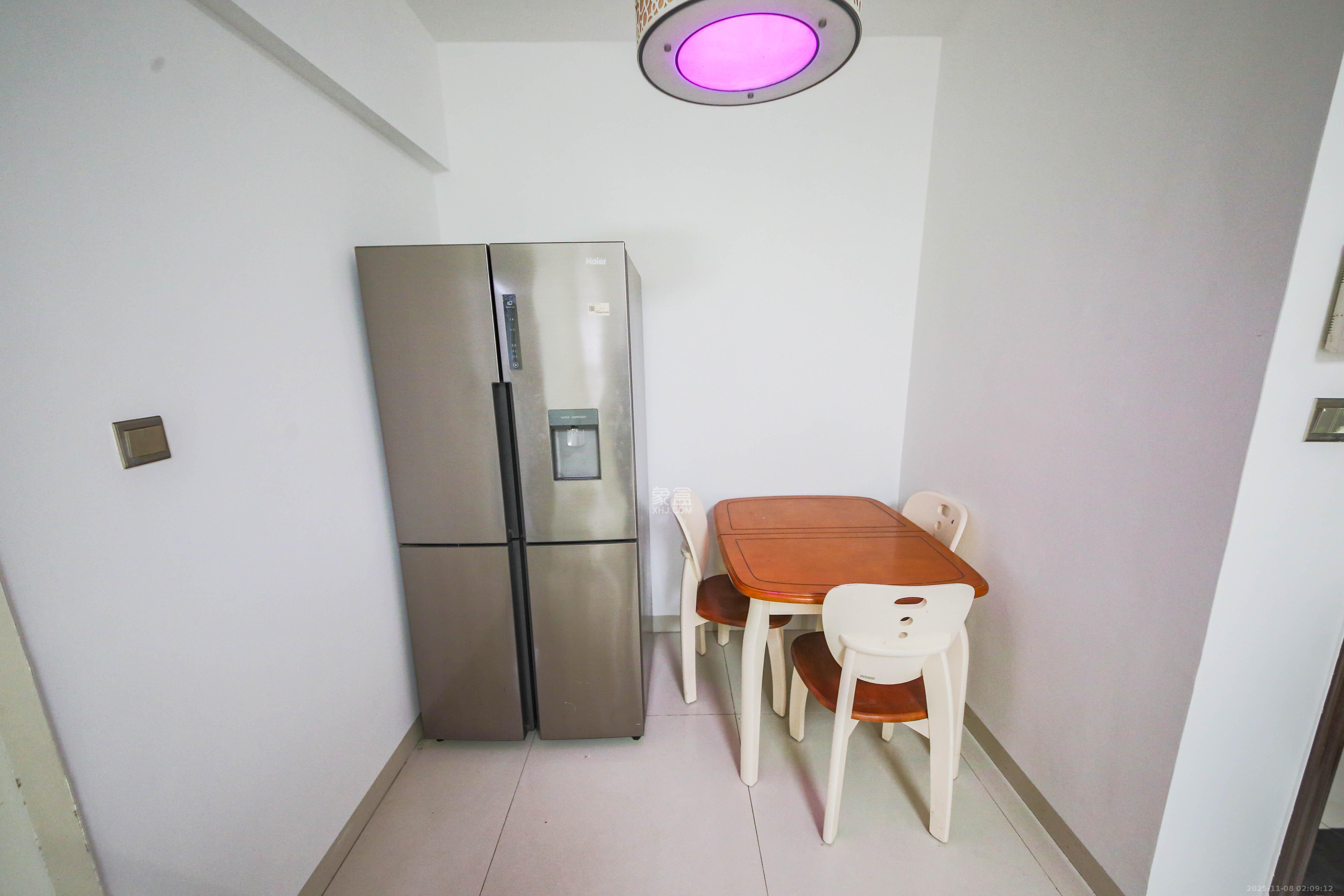 长大彩虹都 2室2厅1卫 40.8万 长大彩虹都 2室2厅1卫 40.8万客厅