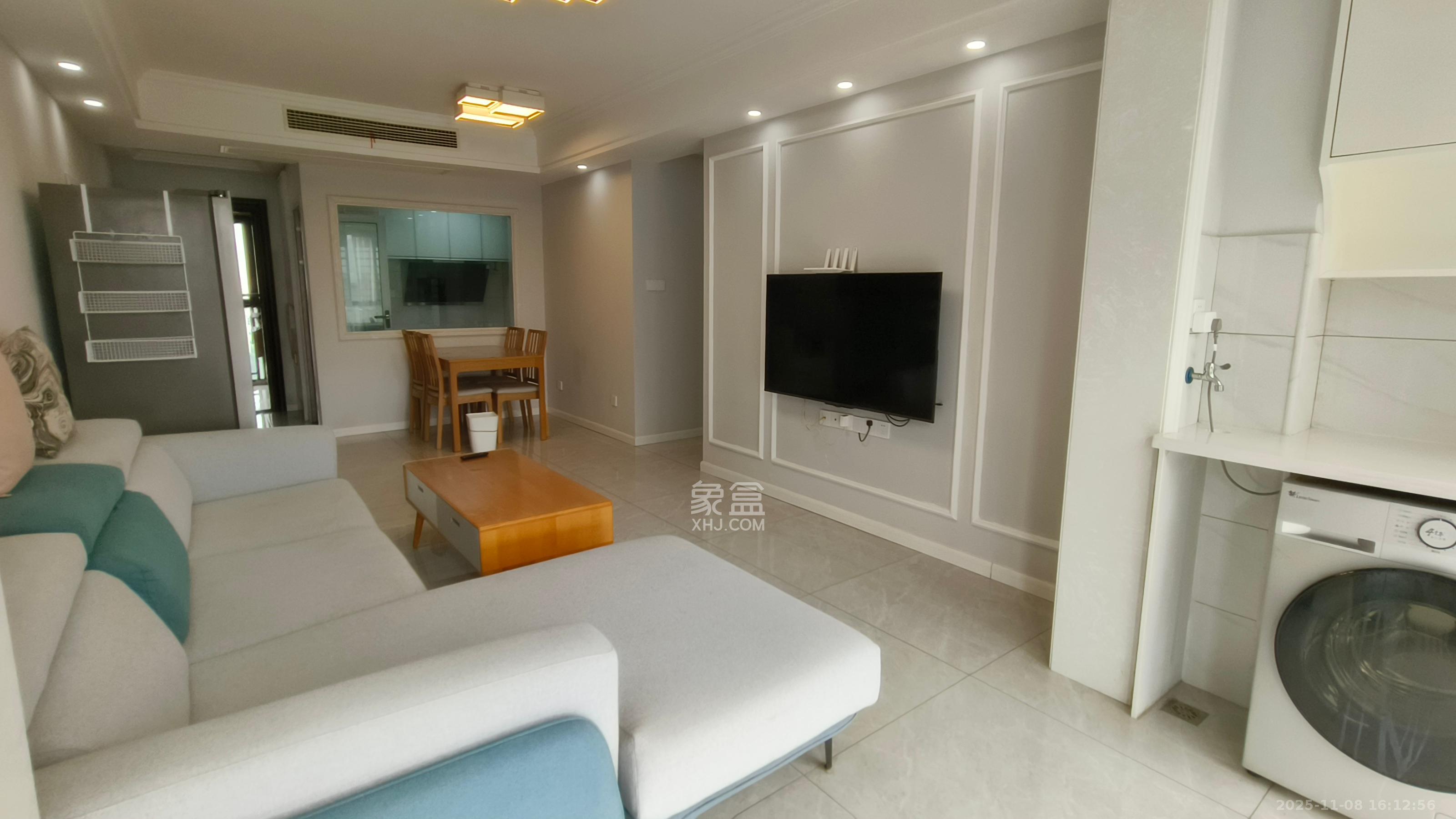 轻盐阳光CEO(轻盐雅苑)(轻奢时代)  3室2厅2卫    2800.0元/月