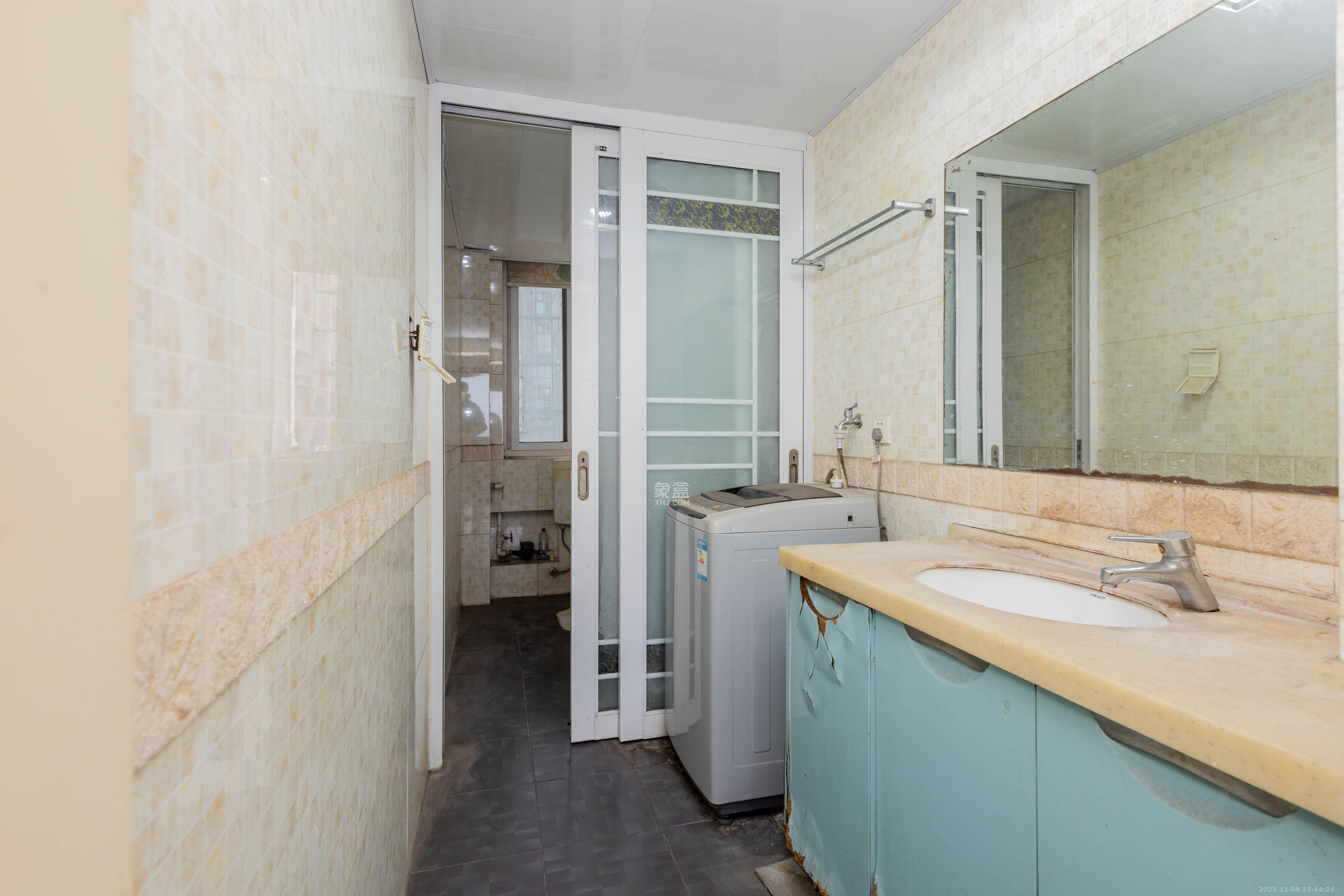 东城名苑  1室2厅1卫    44.8万卫生间