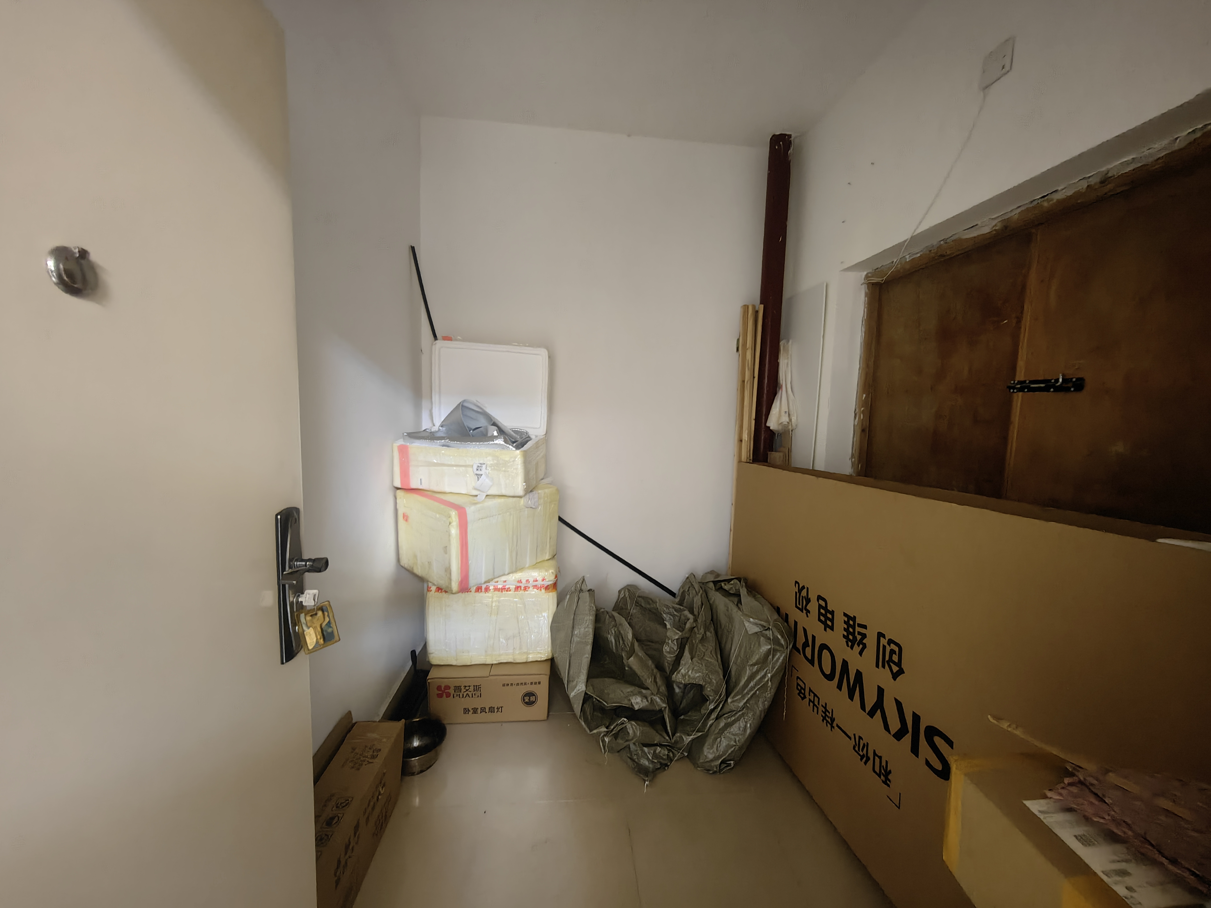 罗牛山花园 4室2厅4卫 7500.0元/月 罗牛山花园 4室2厅4卫 7500.0元/月室内图