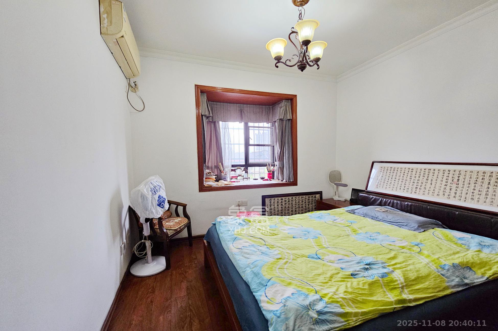 三江花中城  2室2厅1卫    88.0万卧室