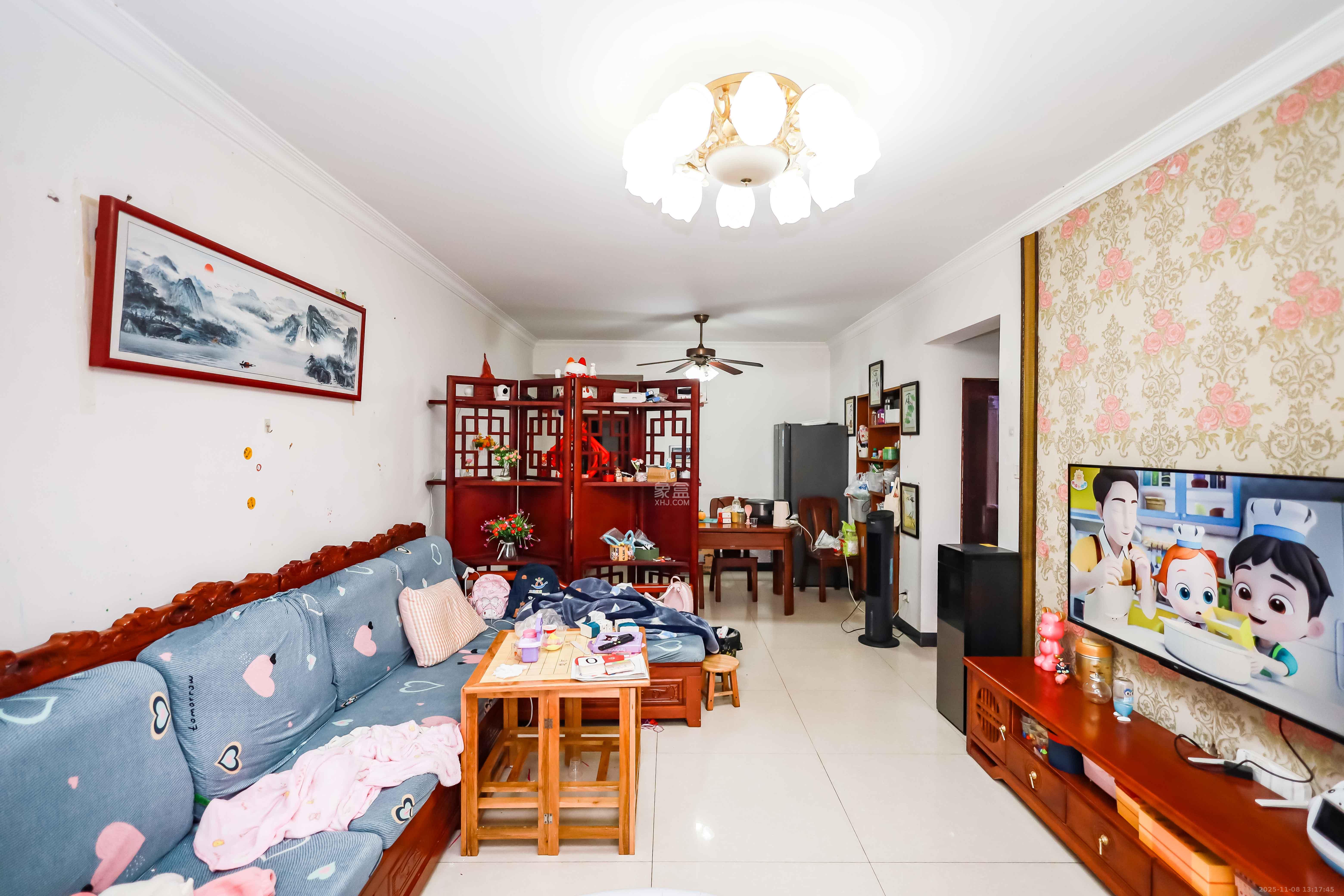 金科东方大院三四期  2室1厅1卫    58.0万客厅